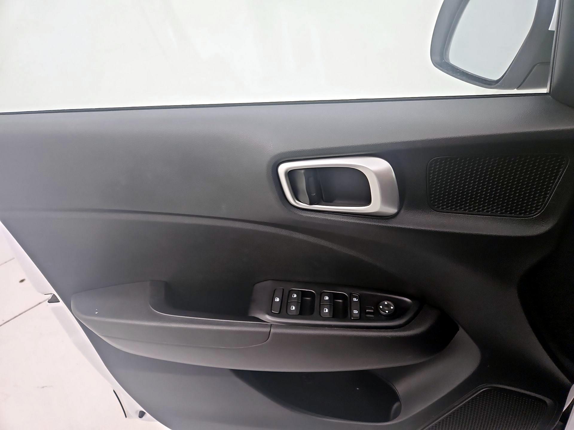 Thumbnail: 2021 Hyundai Venue - 12