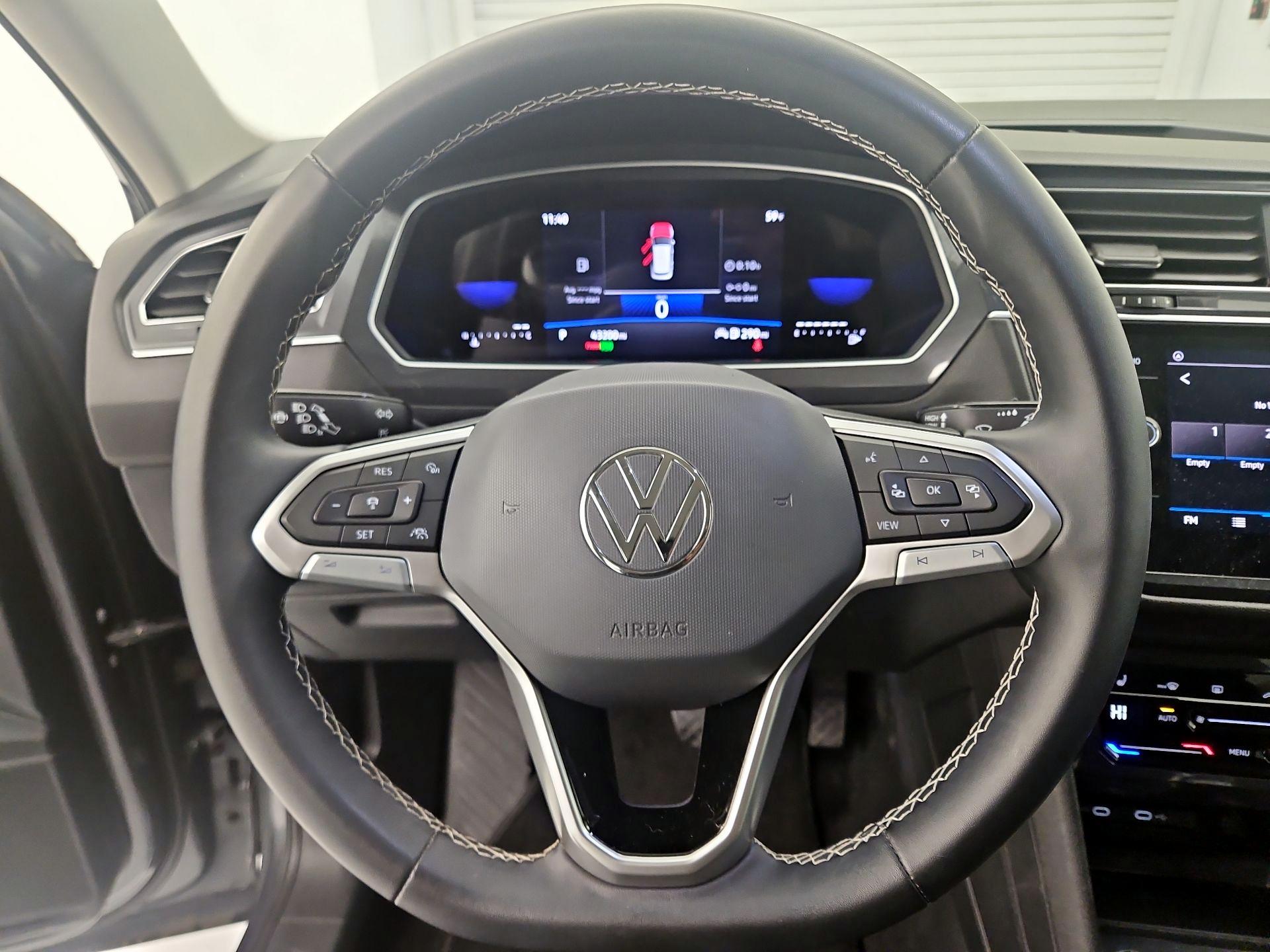 Thumbnail: 2023 Volkswagen Tiguan - 10