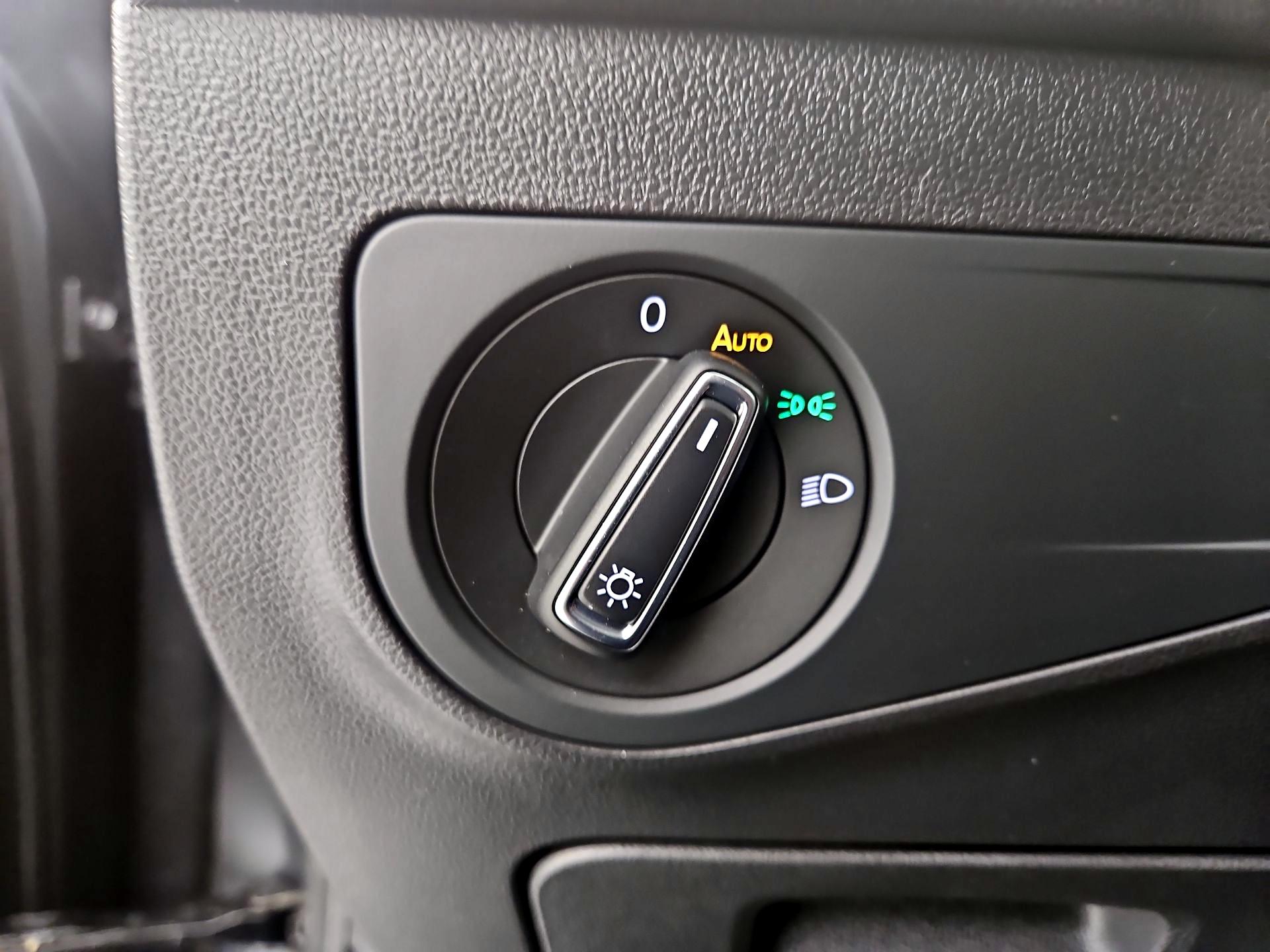 Thumbnail: 2023 Volkswagen Tiguan - 13