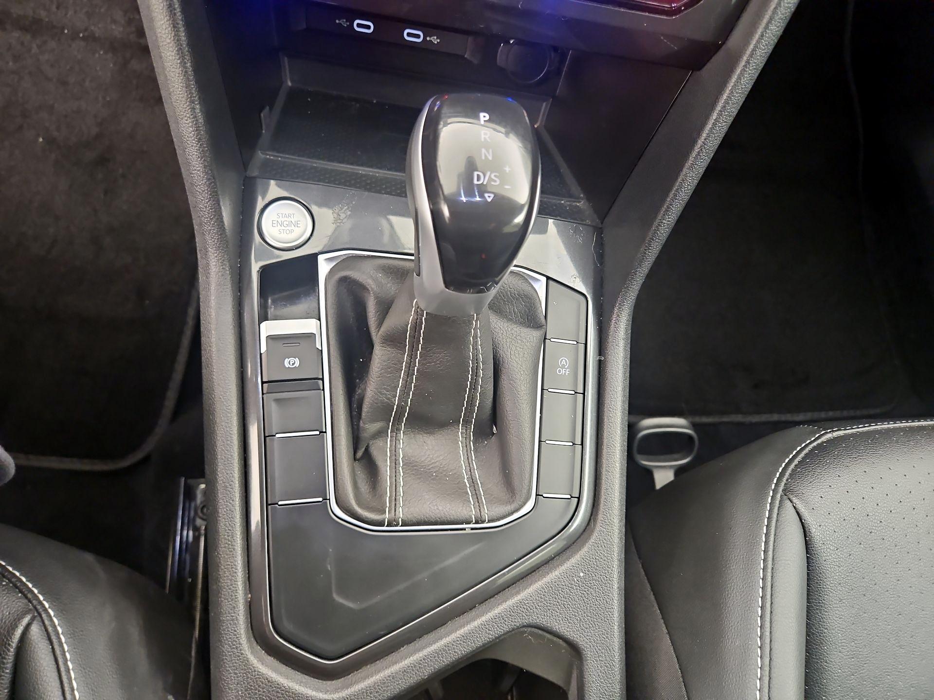 Thumbnail: 2023 Volkswagen Tiguan - 17