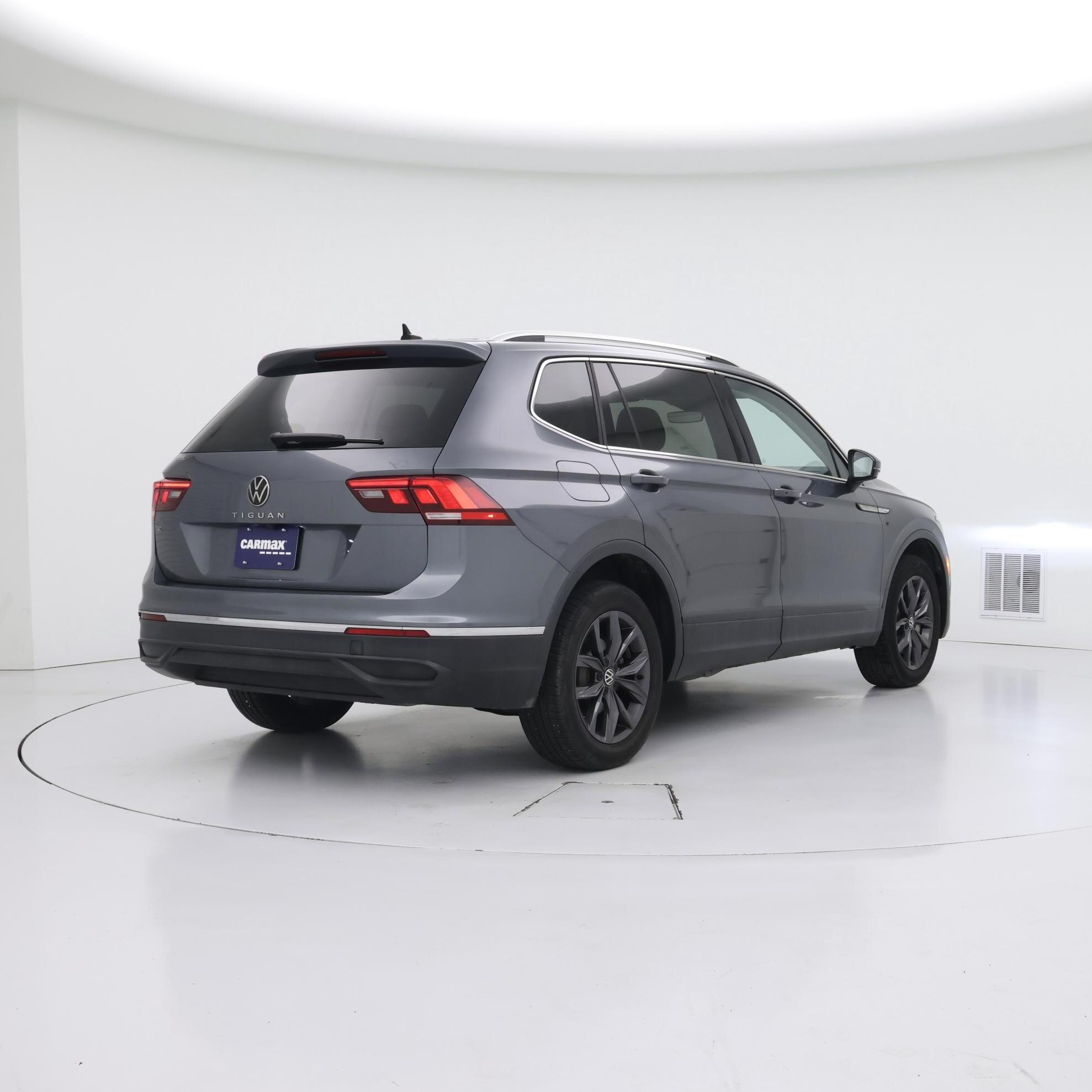 Thumbnail: 2023 Volkswagen Tiguan - 8