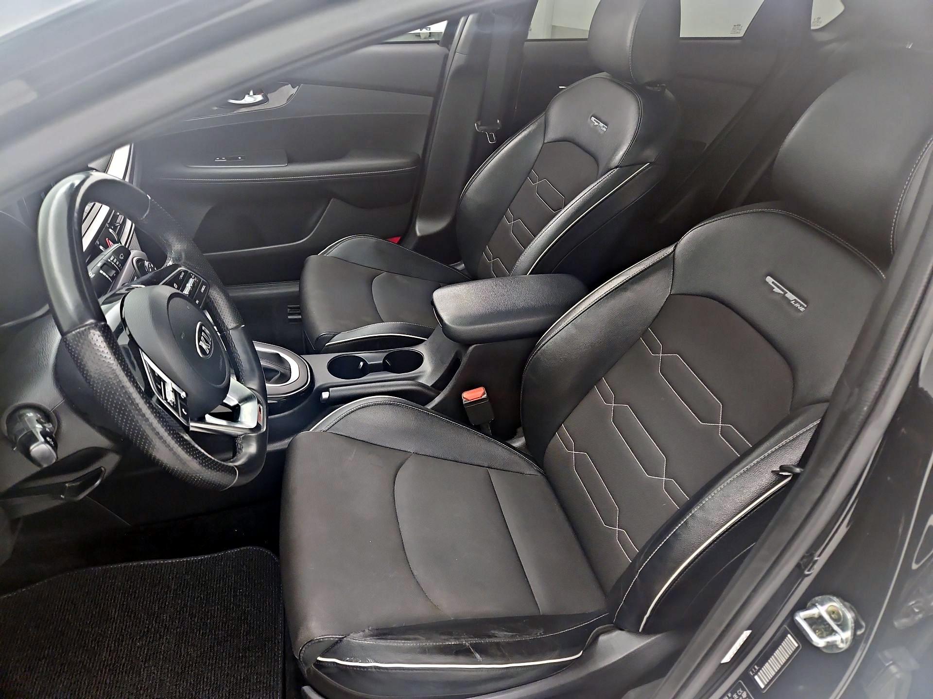 Thumbnail: 2021 Kia Forte - 11