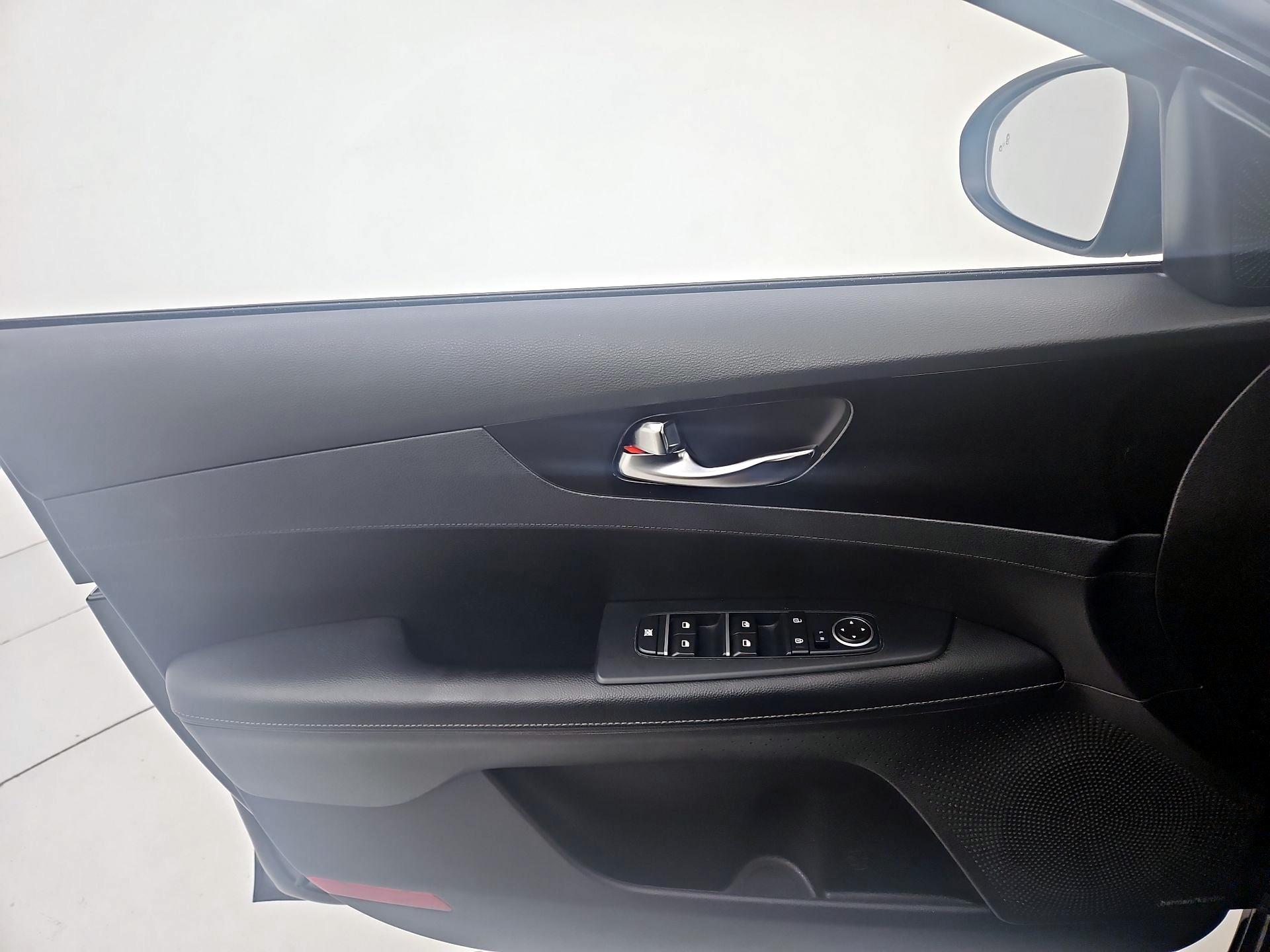 Thumbnail: 2021 Kia Forte - 12