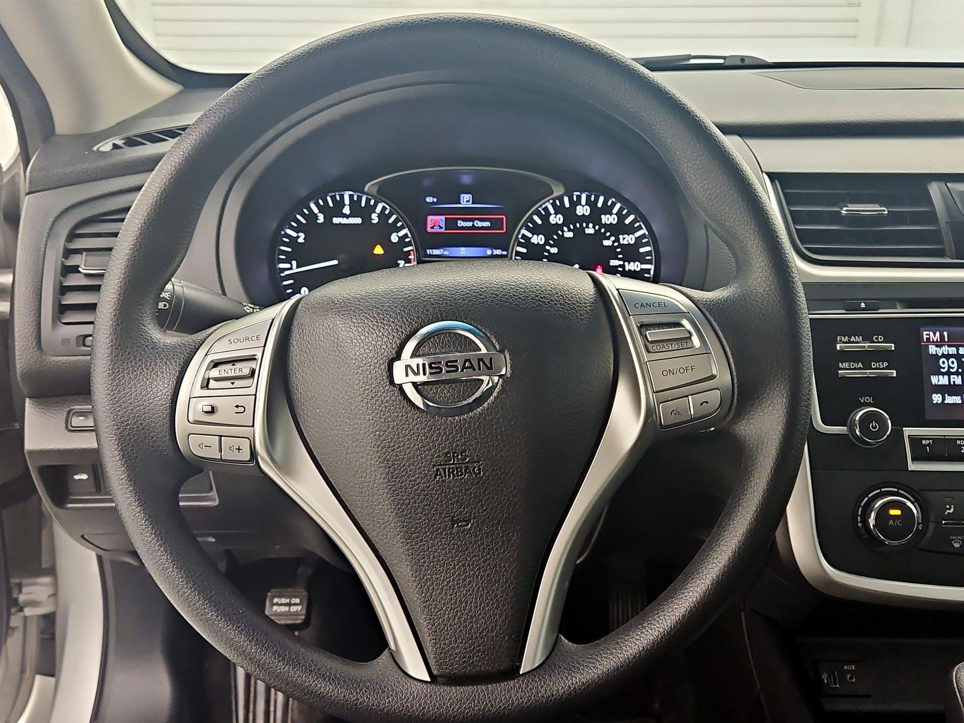 Thumbnail: 2018 Nissan Altima - 10