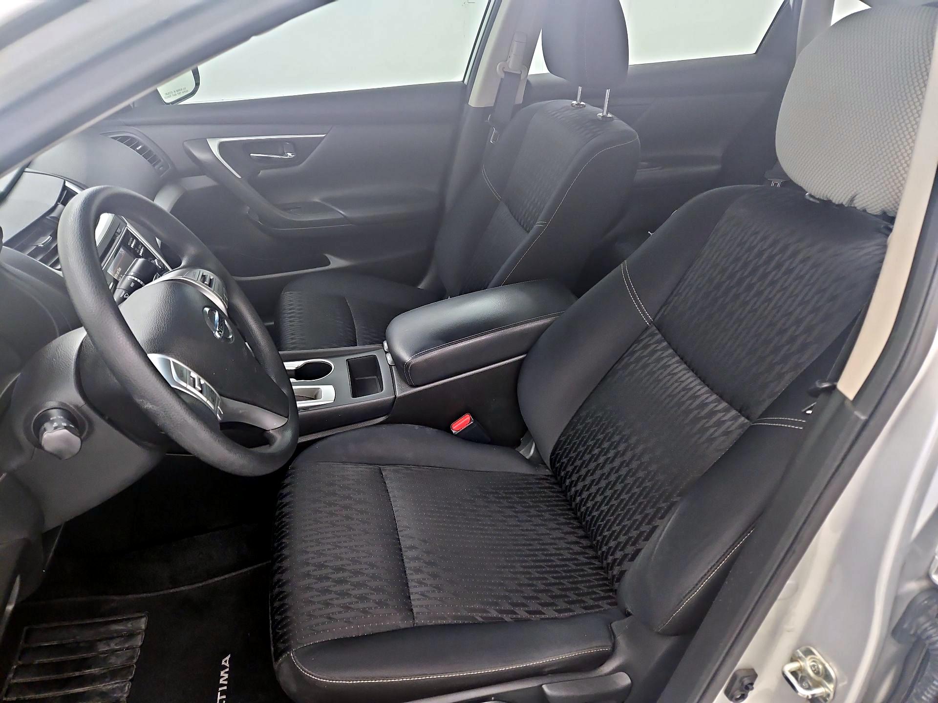 Thumbnail: 2018 Nissan Altima - 11