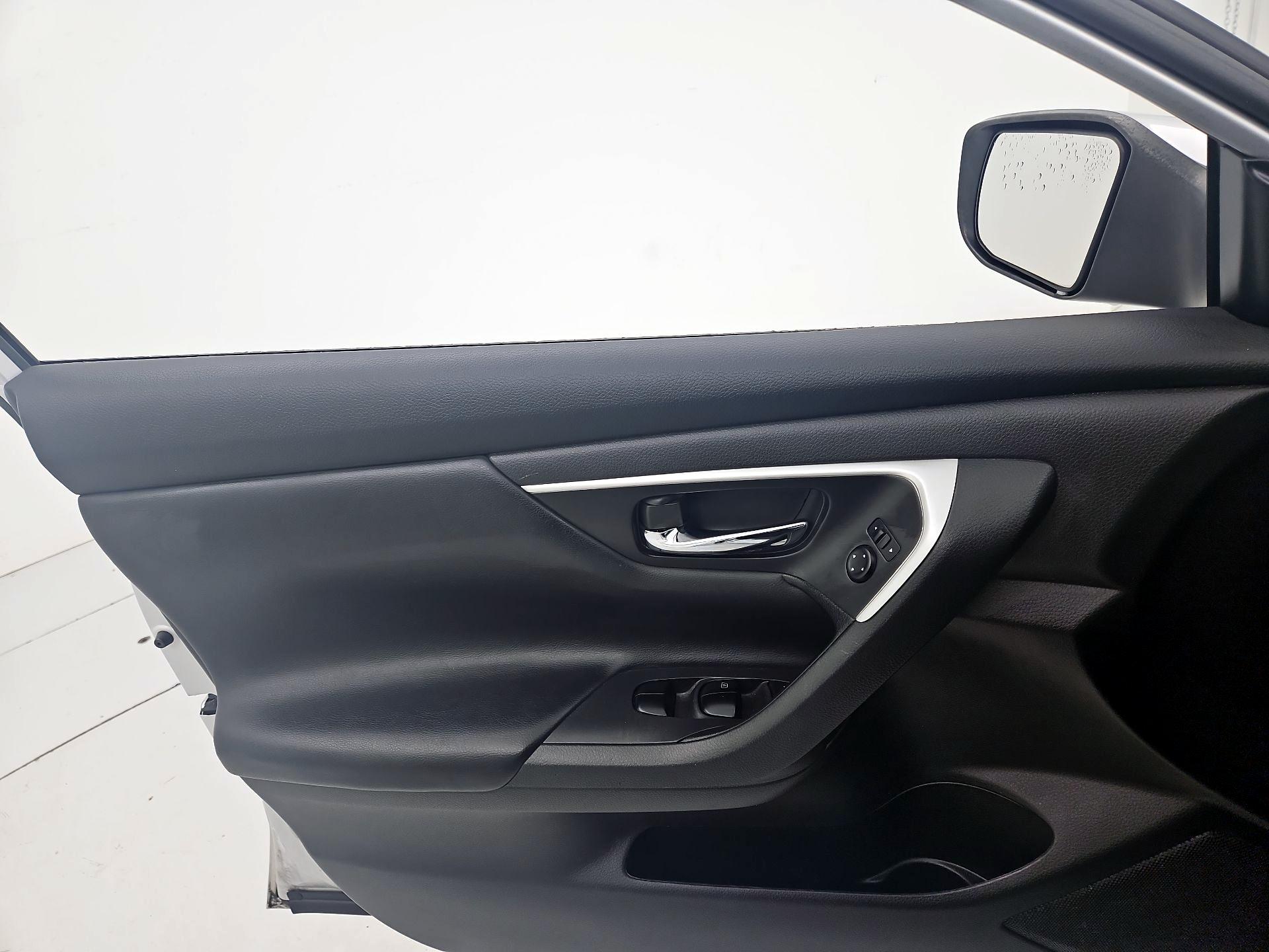 Thumbnail: 2018 Nissan Altima - 12