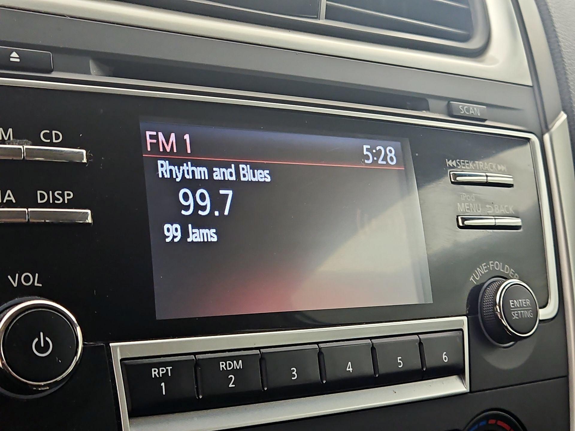 Thumbnail: 2018 Nissan Altima - 15