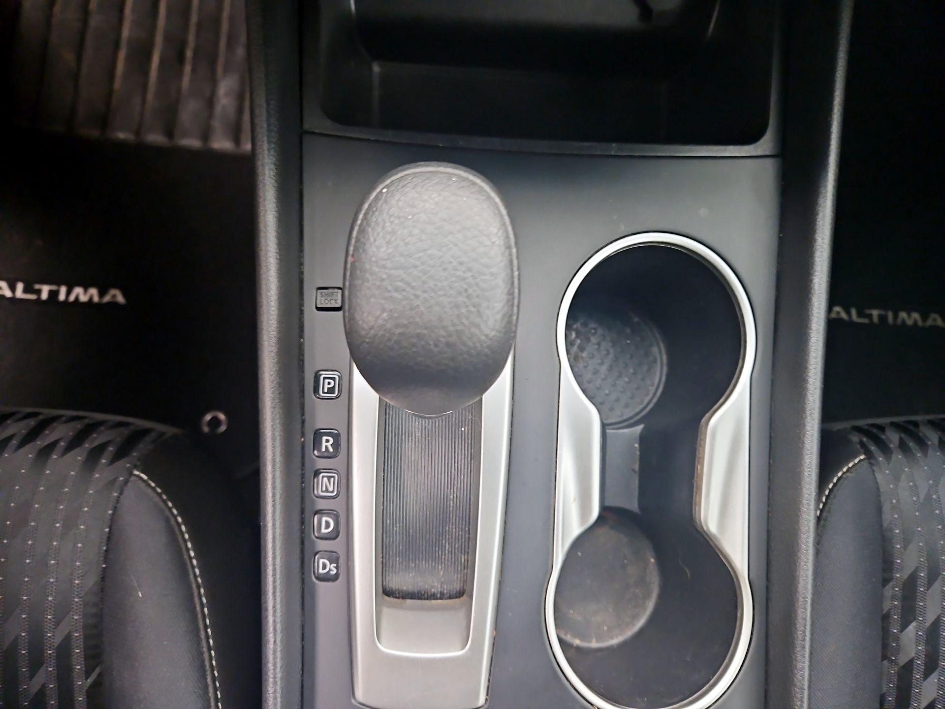 Thumbnail: 2018 Nissan Altima - 17