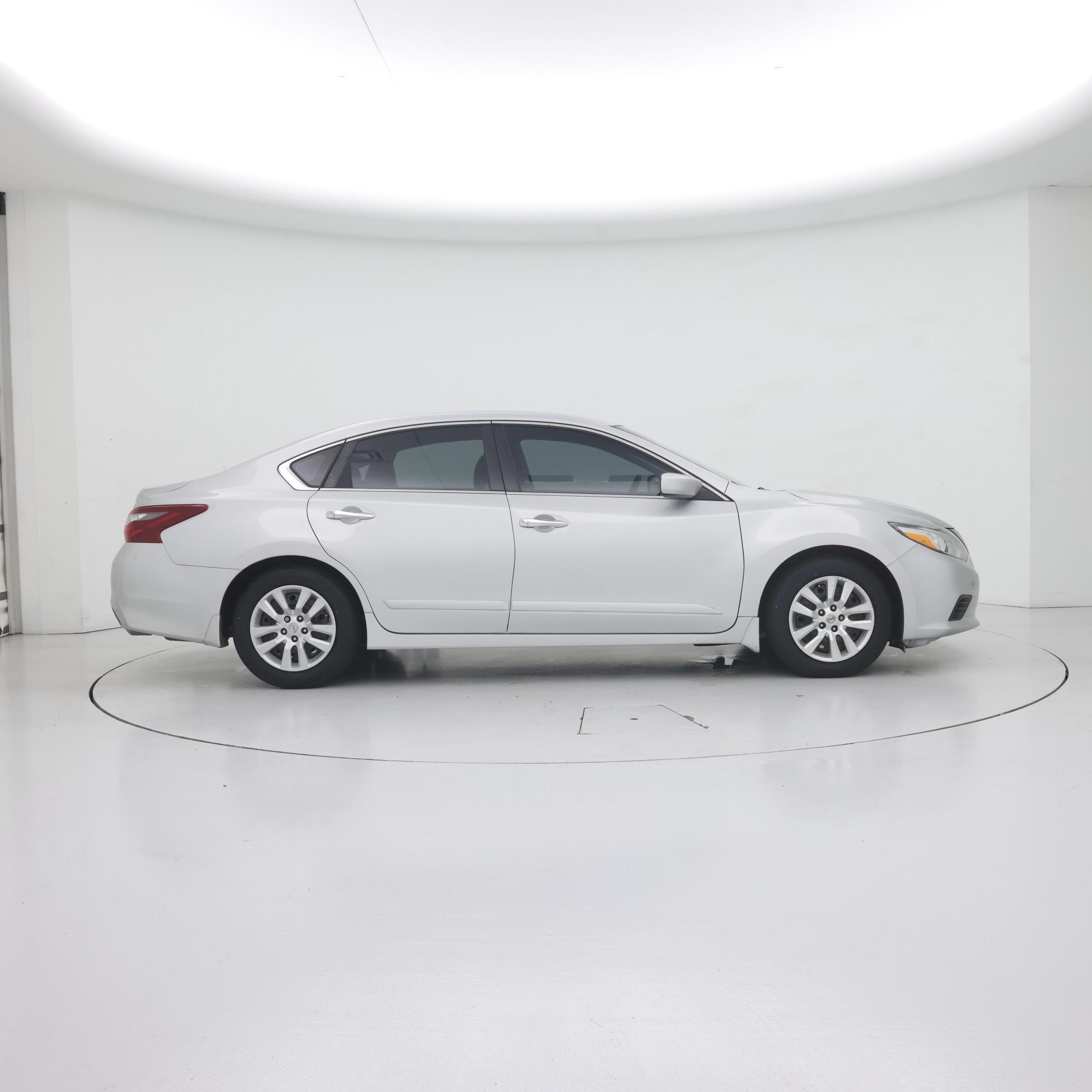 Thumbnail: 2018 Nissan Altima - 7