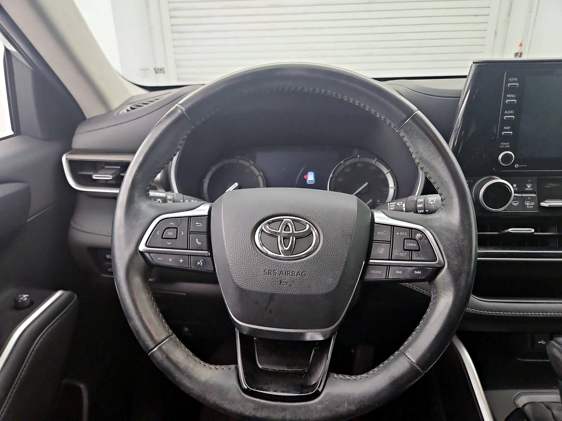 Thumbnail: 2021 Toyota Highlander - 10