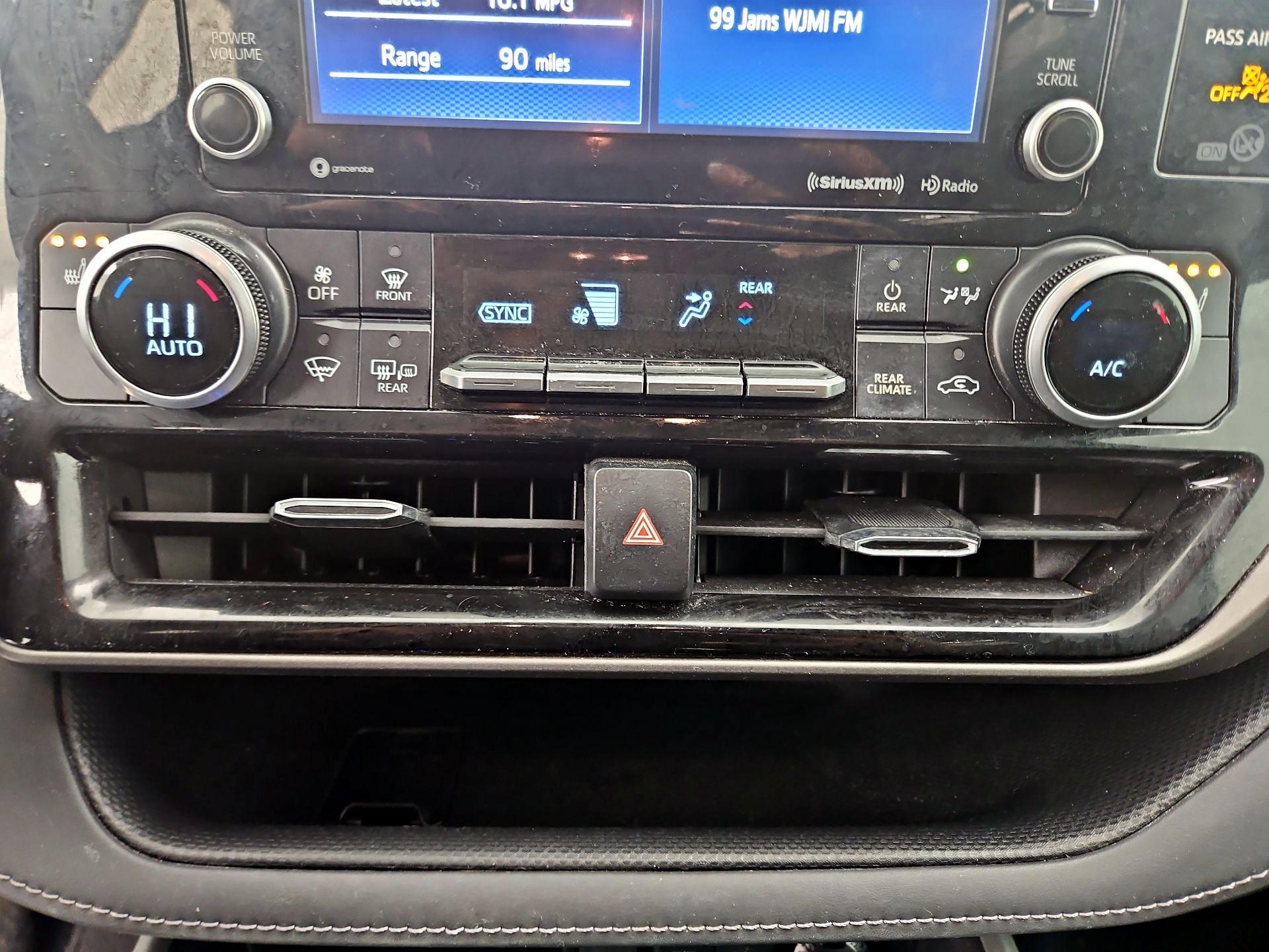 Thumbnail: 2021 Toyota Highlander - 17