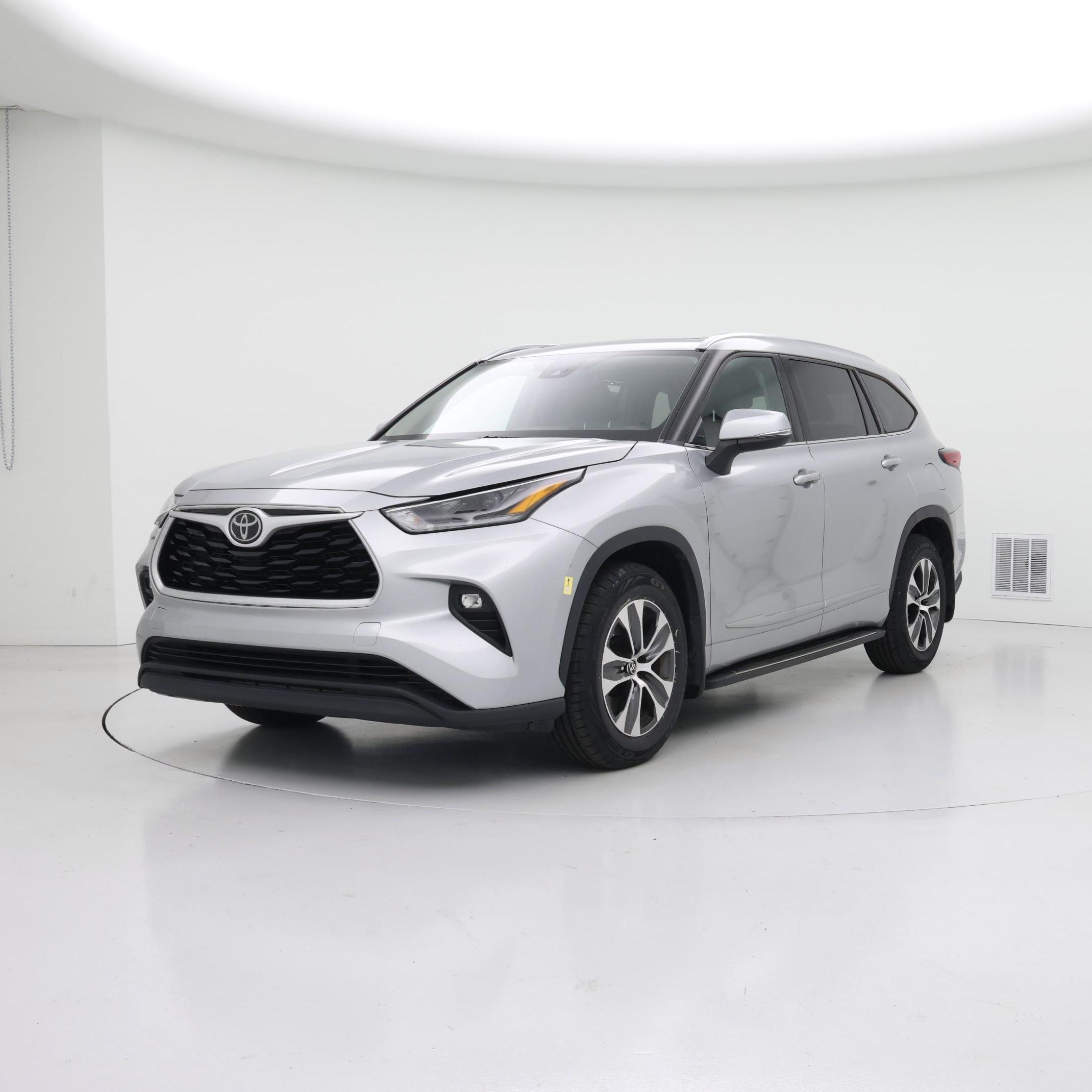 Thumbnail: 2021 Toyota Highlander - 4