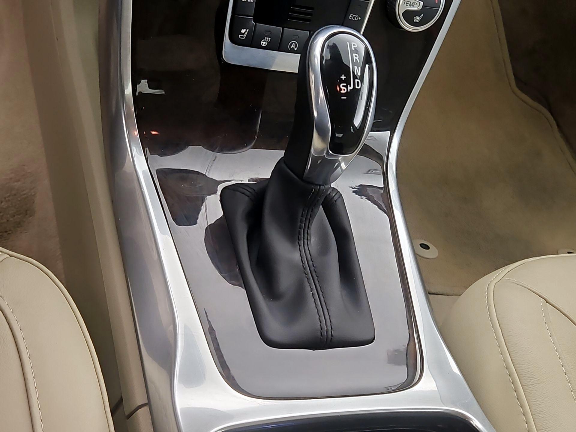 Thumbnail: 2016 Volvo S80 - 18