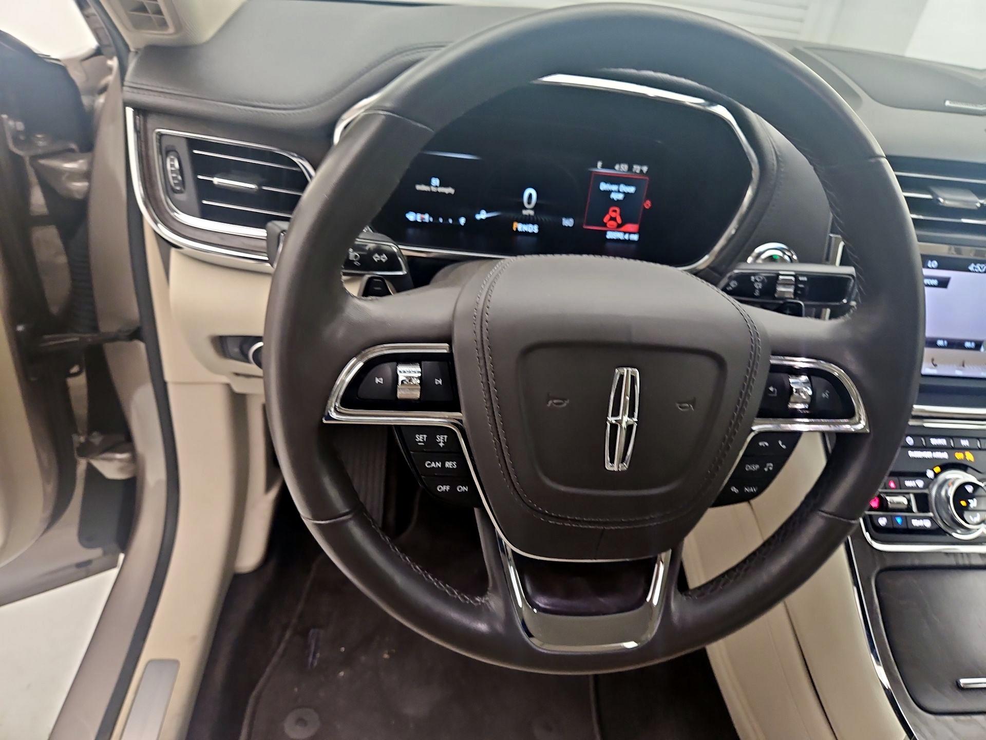 Thumbnail: 2018 Lincoln Continental - 10