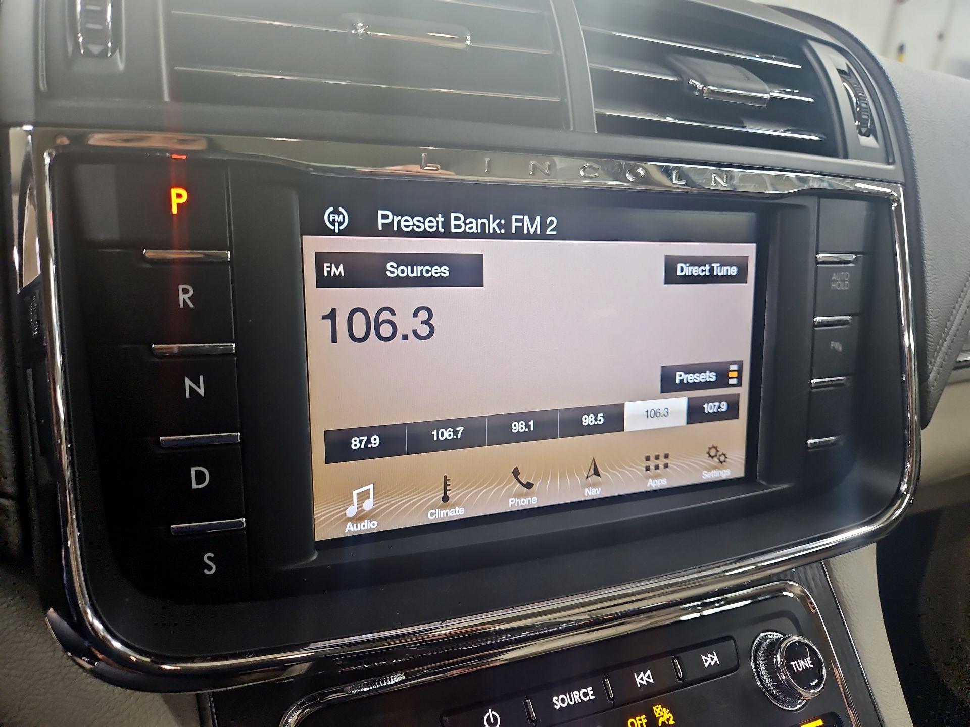 Thumbnail: 2018 Lincoln Continental - 15