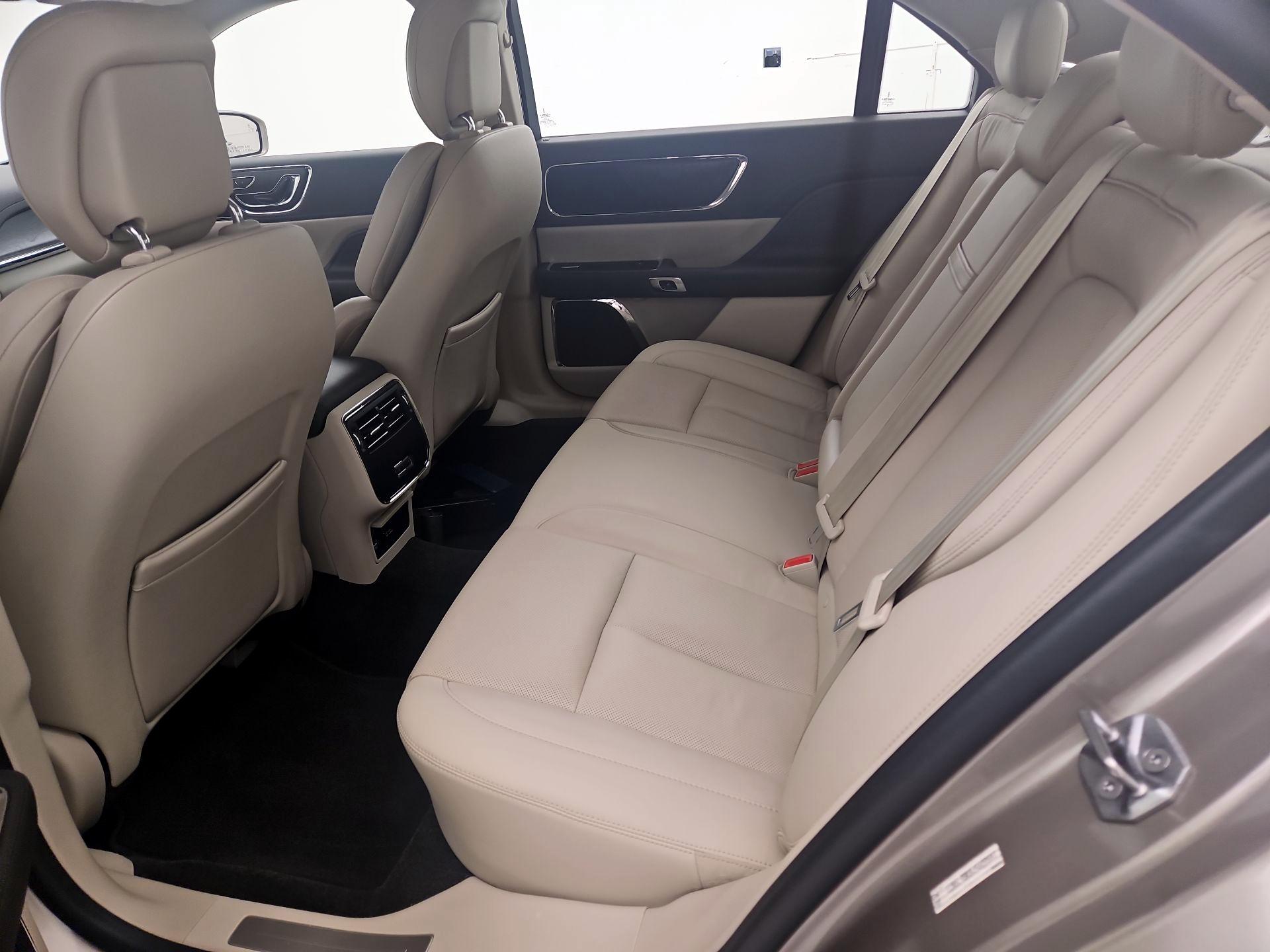 Thumbnail: 2018 Lincoln Continental - 19