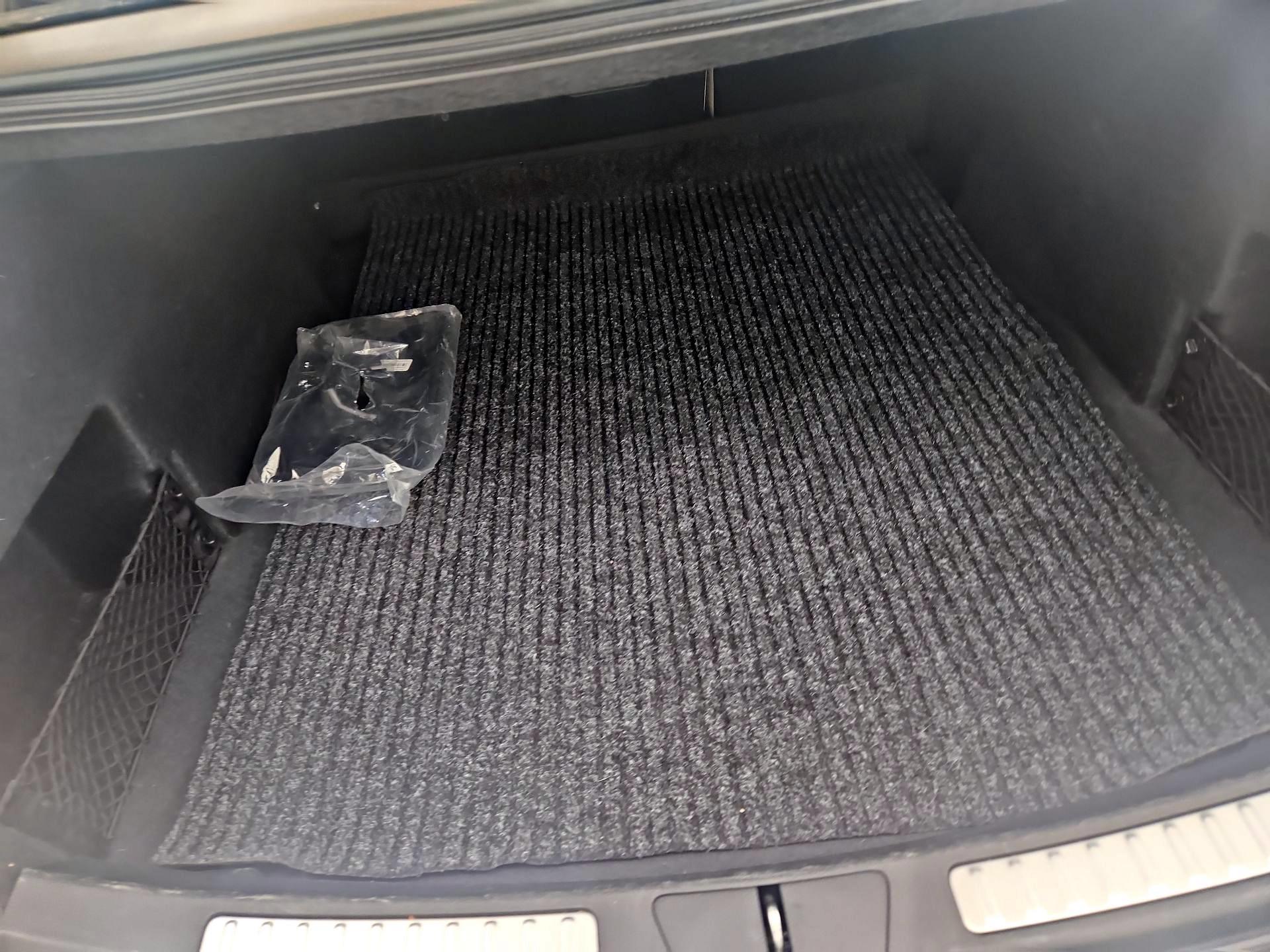 Thumbnail: 2018 Lincoln Continental - 20