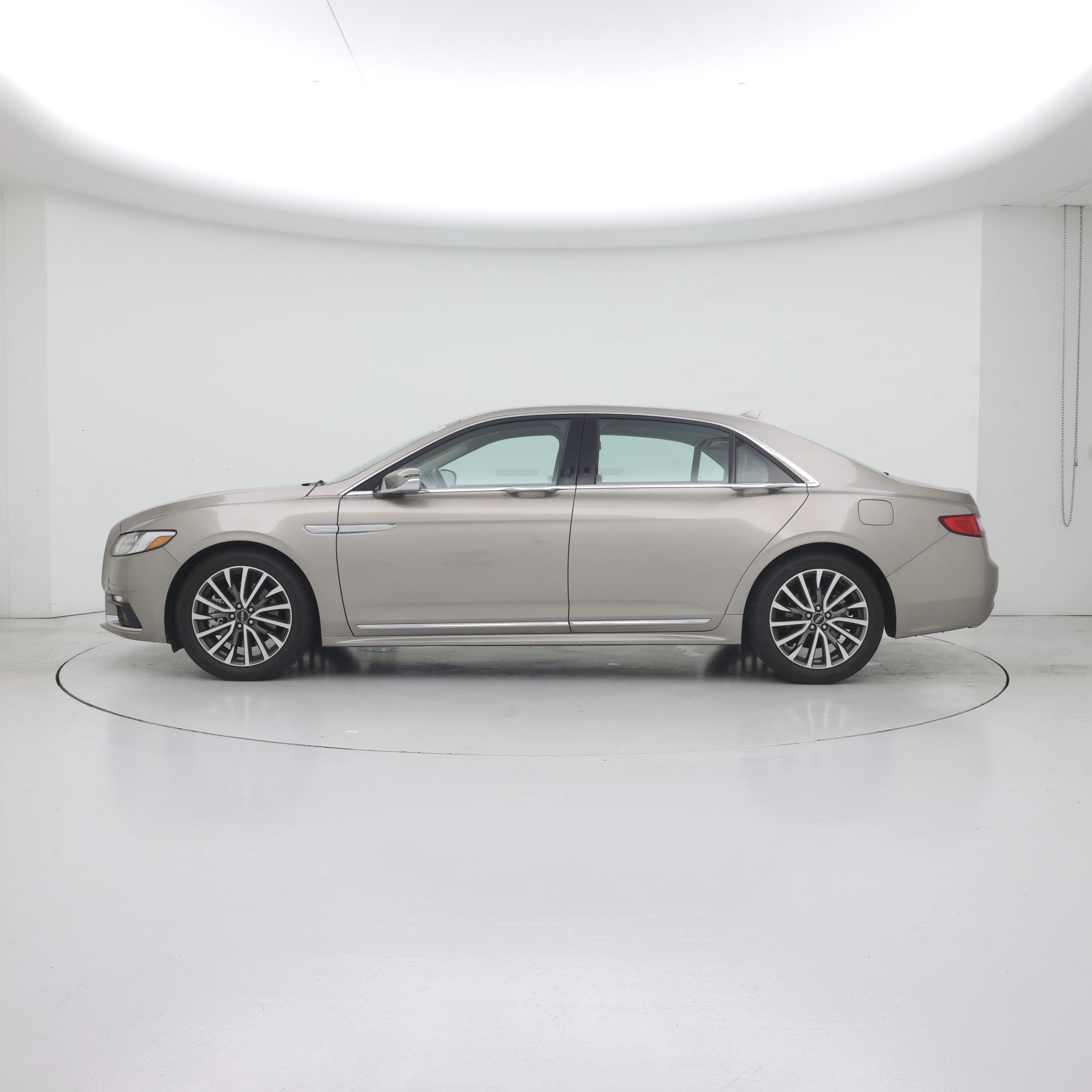 Thumbnail: 2018 Lincoln Continental - 3