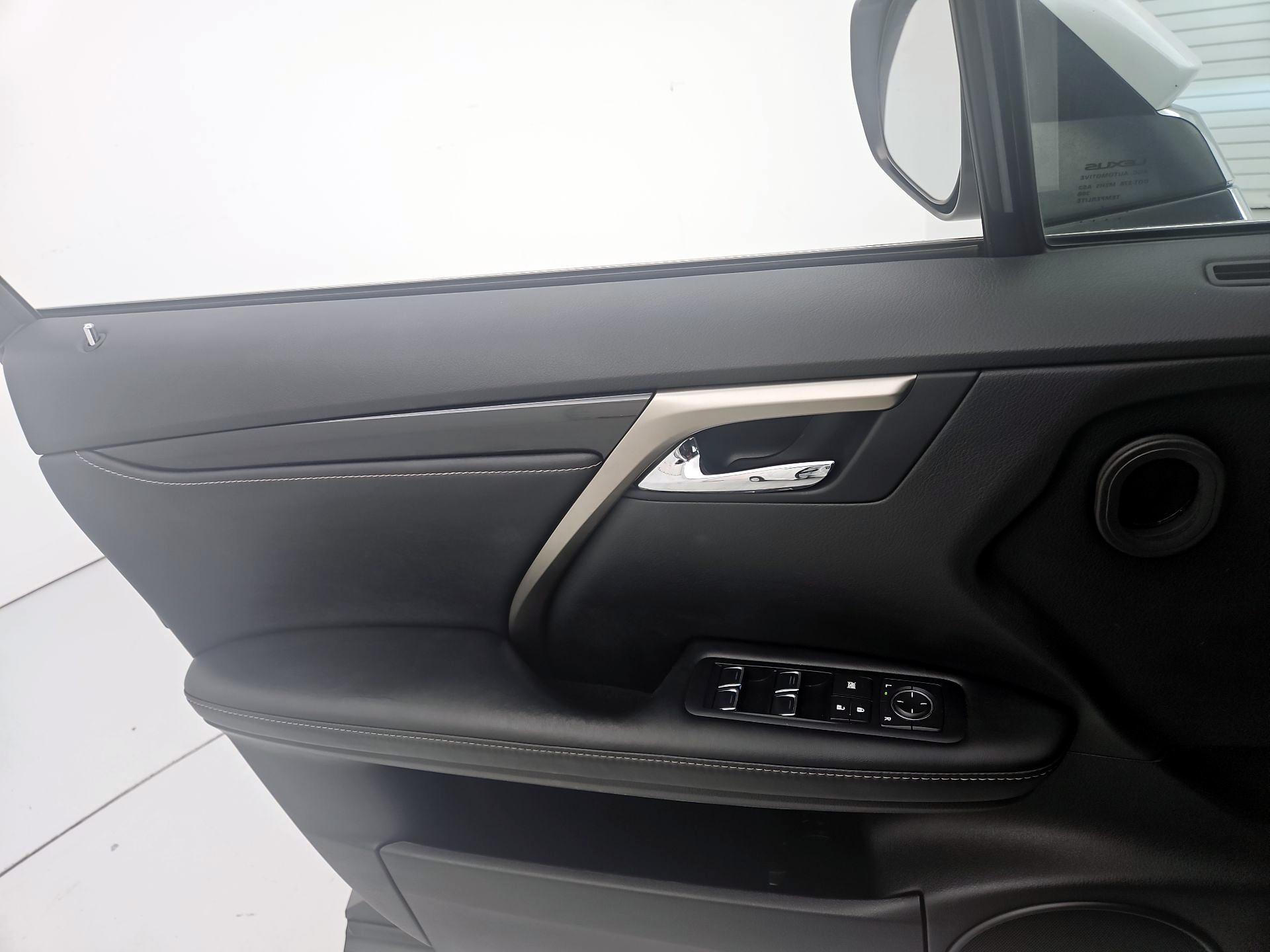 Thumbnail: 2017 Lexus RX - 12