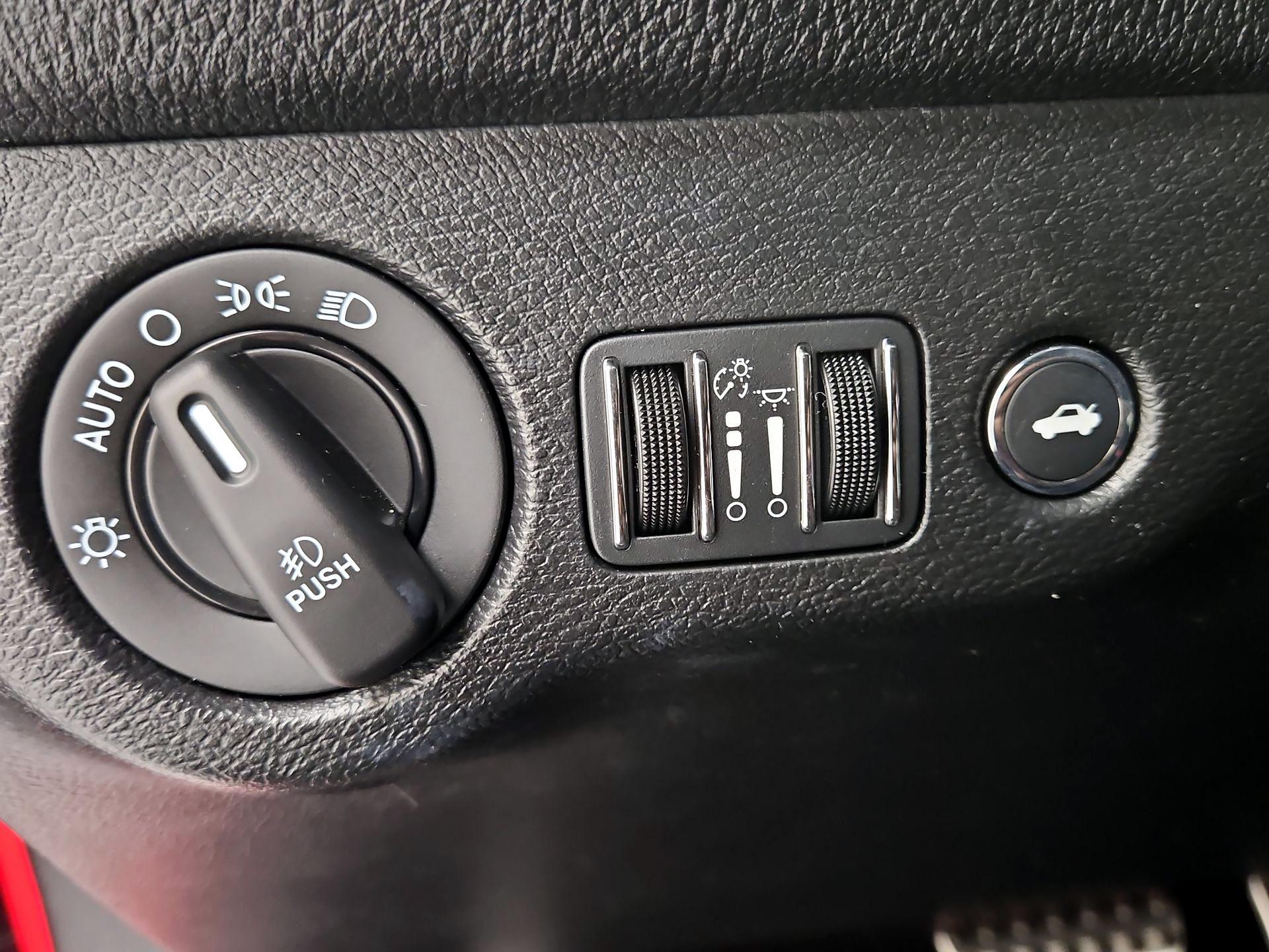 Thumbnail: 2019 Dodge Challenger - 13