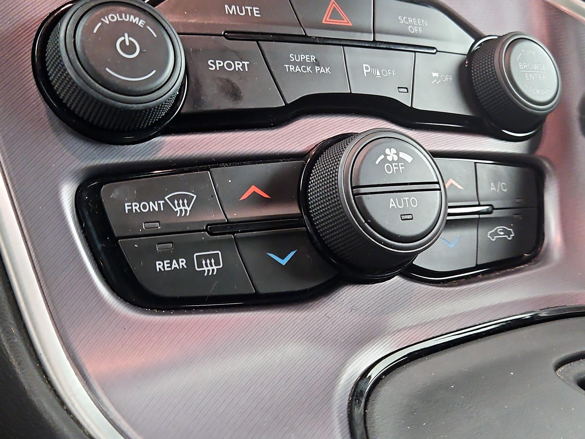 Thumbnail: 2019 Dodge Challenger - 16