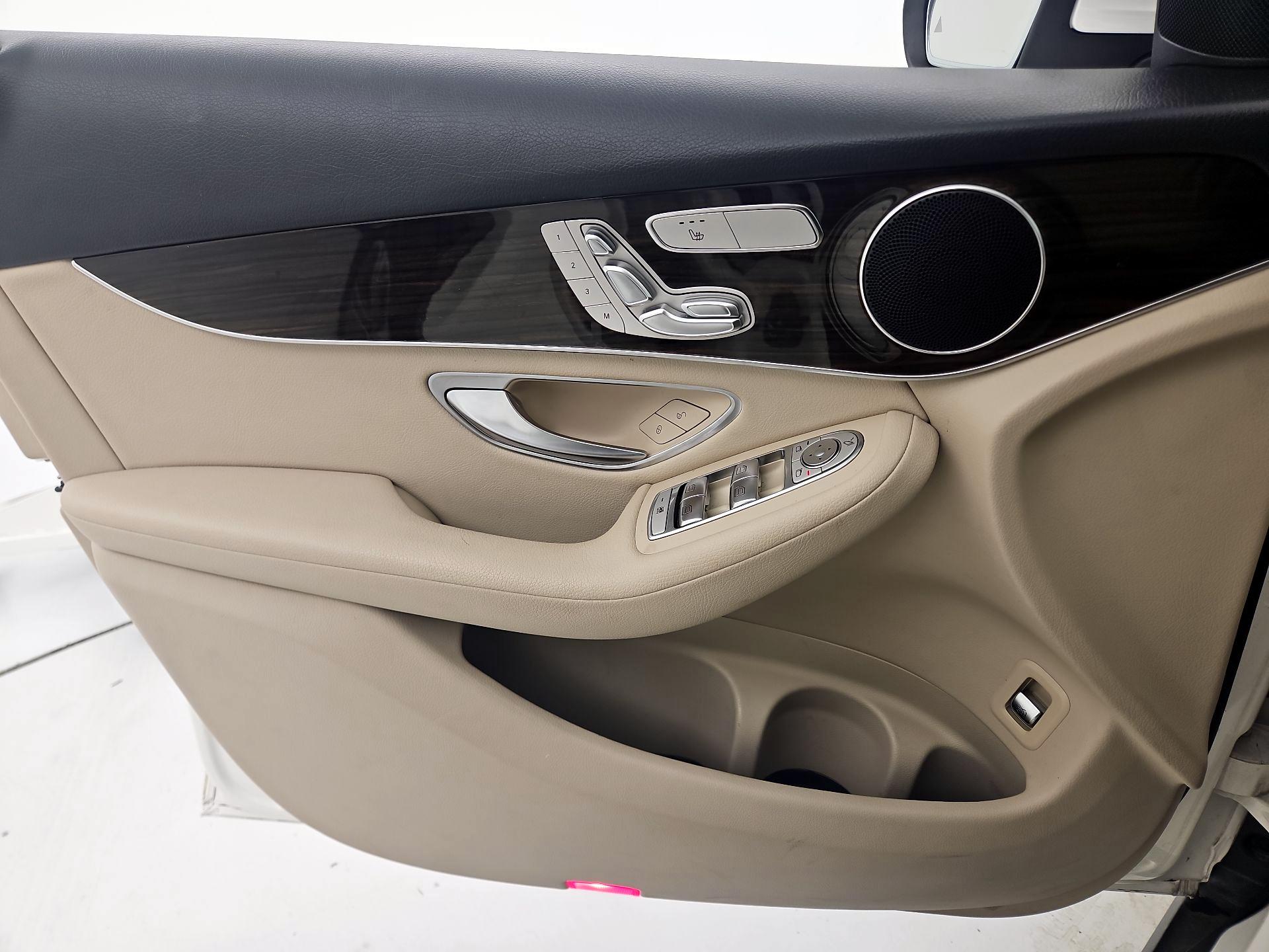 Thumbnail: 2021 Mercedes-Benz GLC - 12