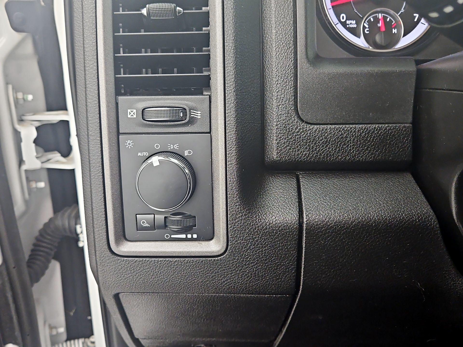 Thumbnail: 2022 RAM 1500 Classic - 13