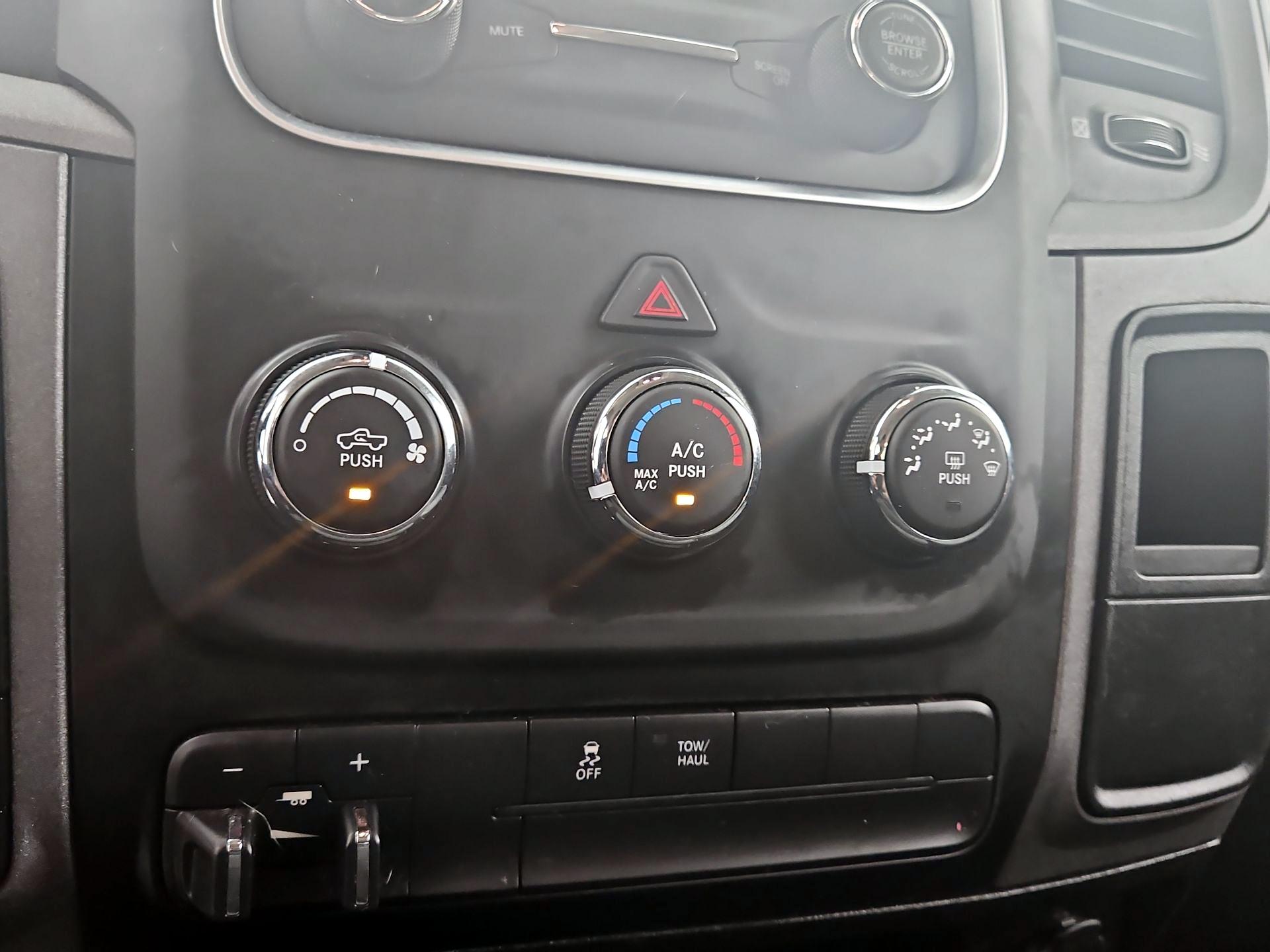 Thumbnail: 2022 RAM 1500 Classic - 16