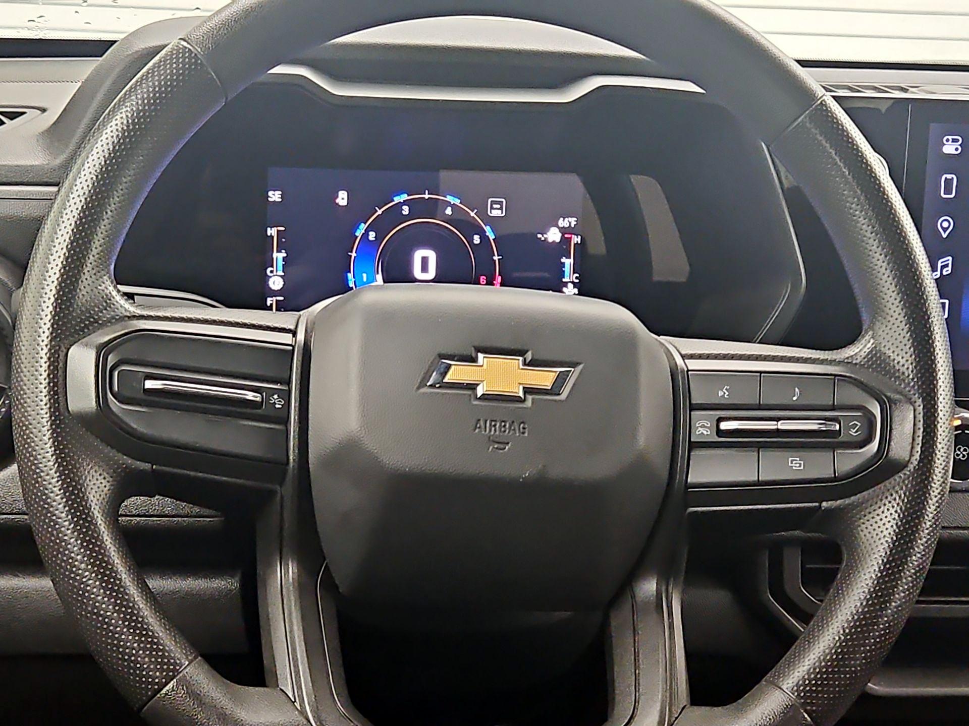 Thumbnail: 2023 Chevrolet Colorado - 10