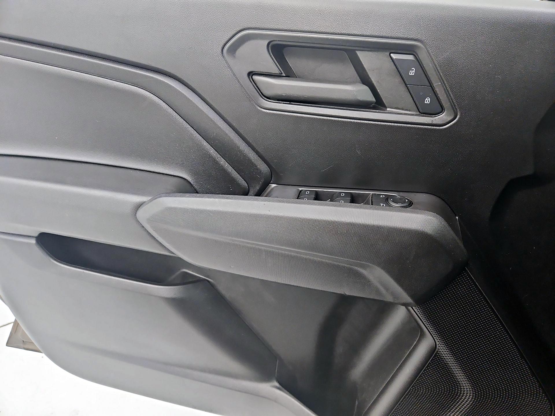 Thumbnail: 2023 Chevrolet Colorado - 12