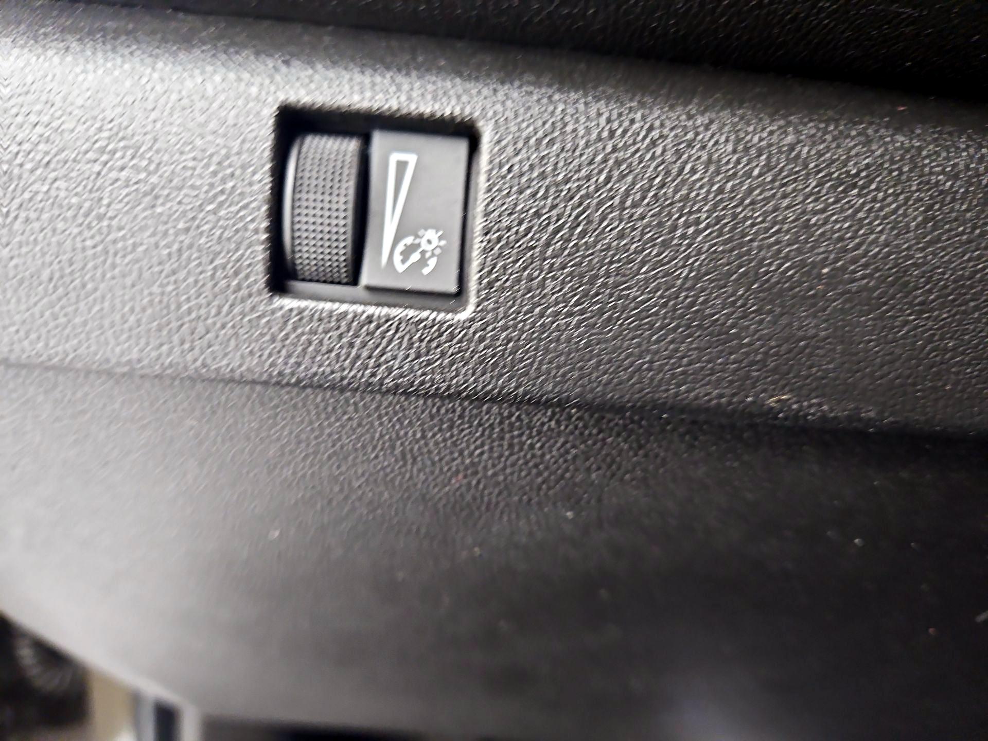 Thumbnail: 2023 Chevrolet Colorado - 13