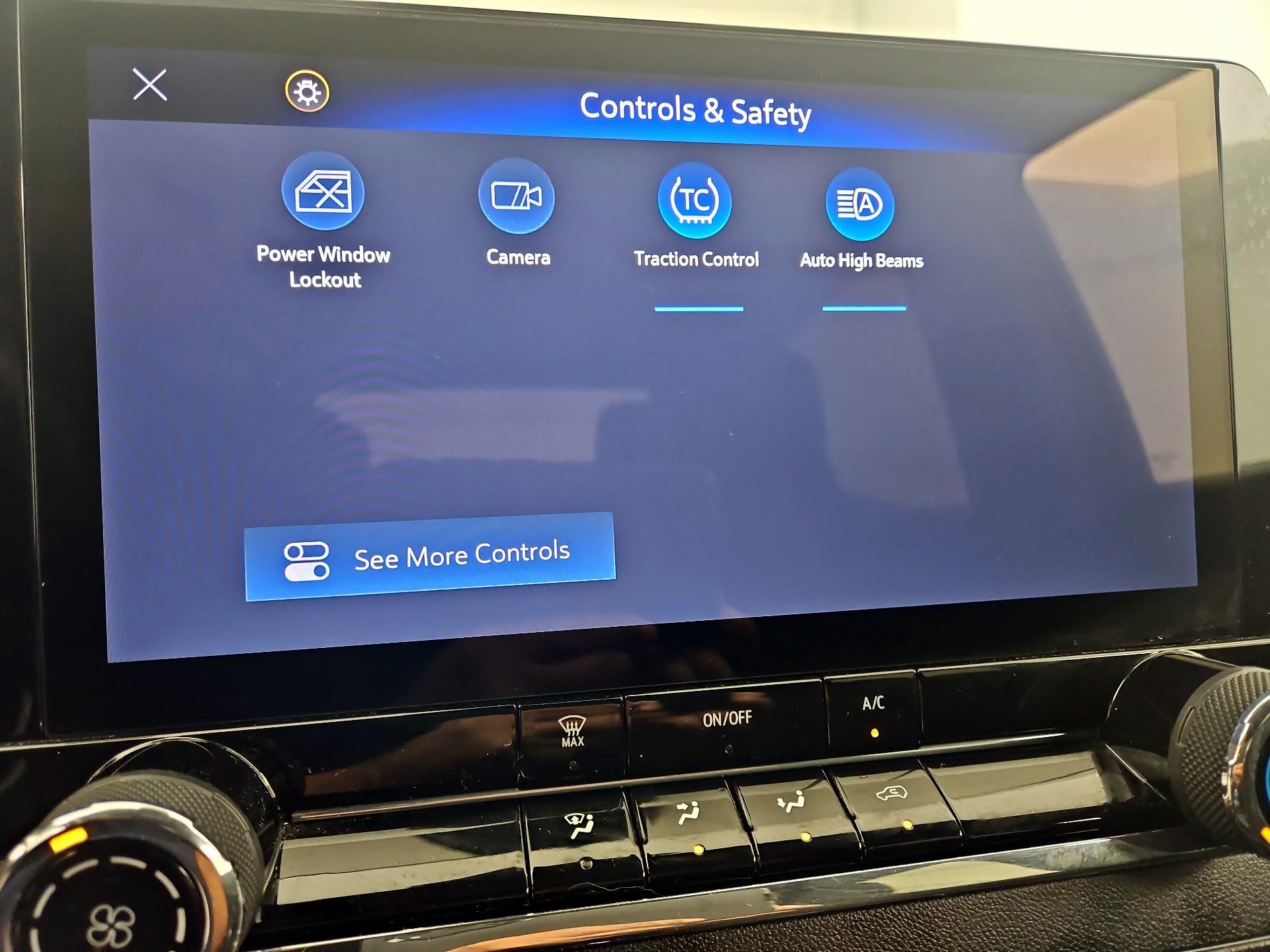 Thumbnail: 2023 Chevrolet Colorado - 15