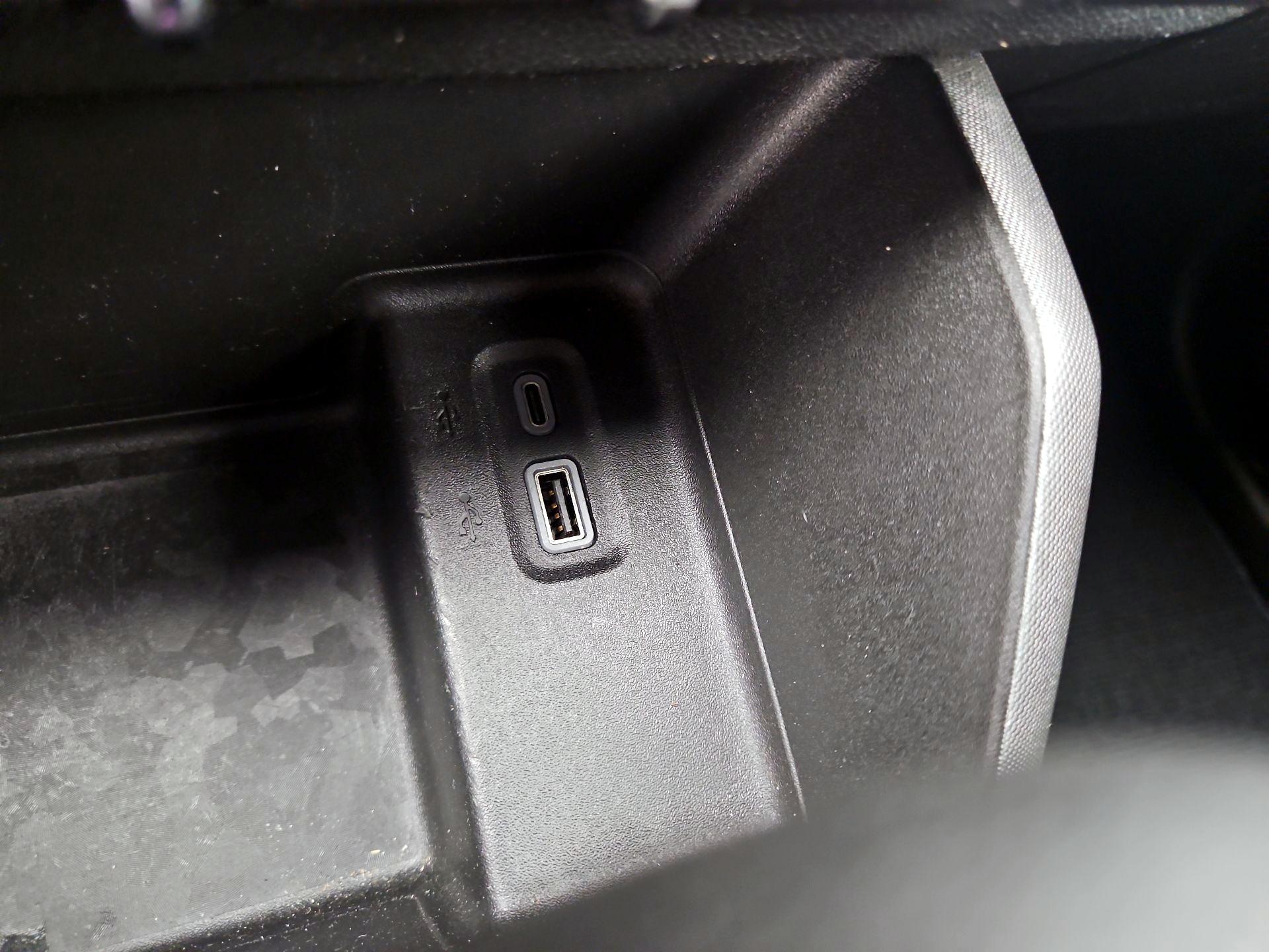 Thumbnail: 2023 Chevrolet Colorado - 18