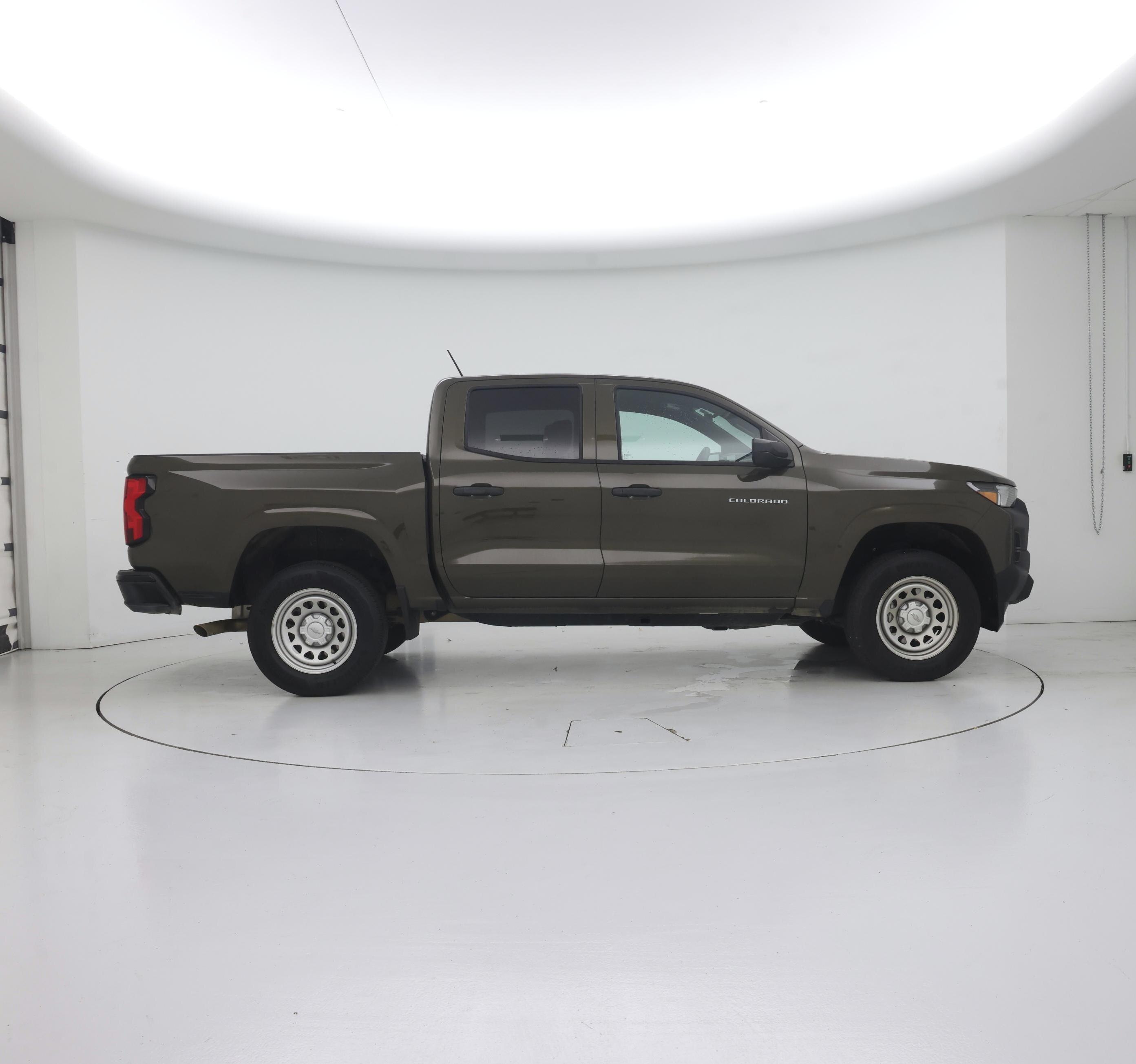 Thumbnail: 2023 Chevrolet Colorado - 6