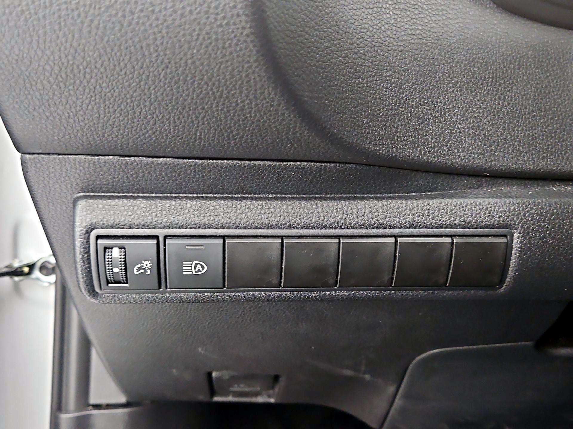 Thumbnail: 2025 Toyota Corolla - 13