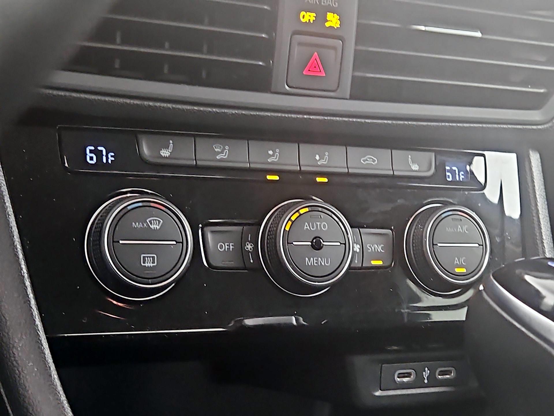 Thumbnail: 2024 Volkswagen Jetta - 16