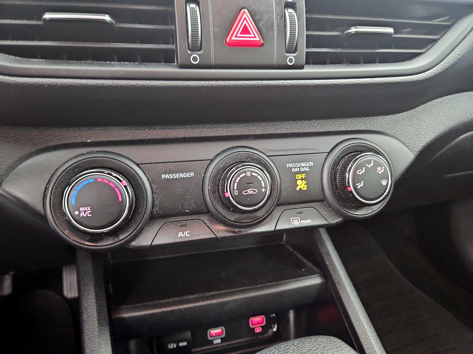 Thumbnail: 2024 Kia Forte - 16