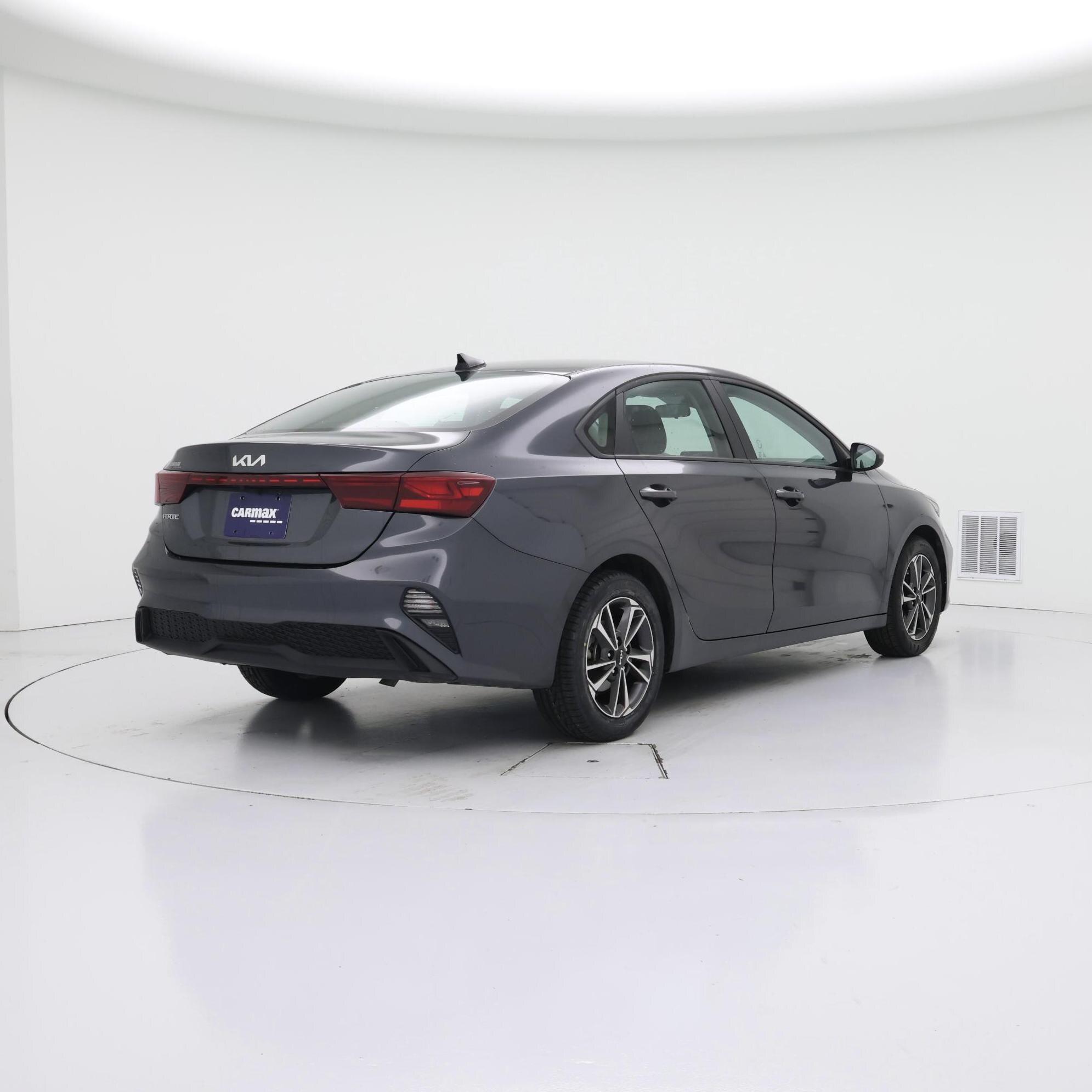 Thumbnail: 2024 Kia Forte - 8