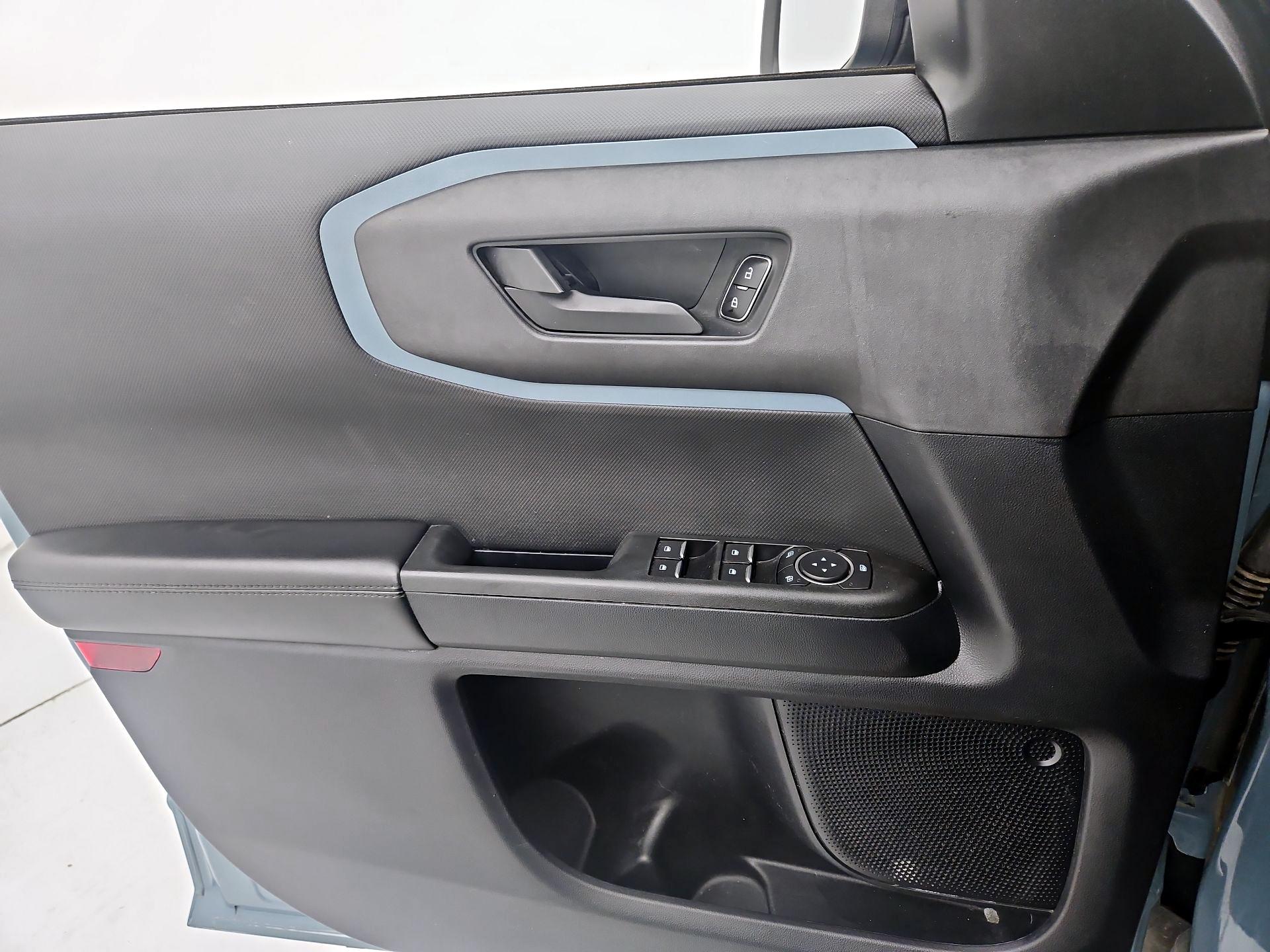 Thumbnail: 2022 Ford Bronco Sport - 12