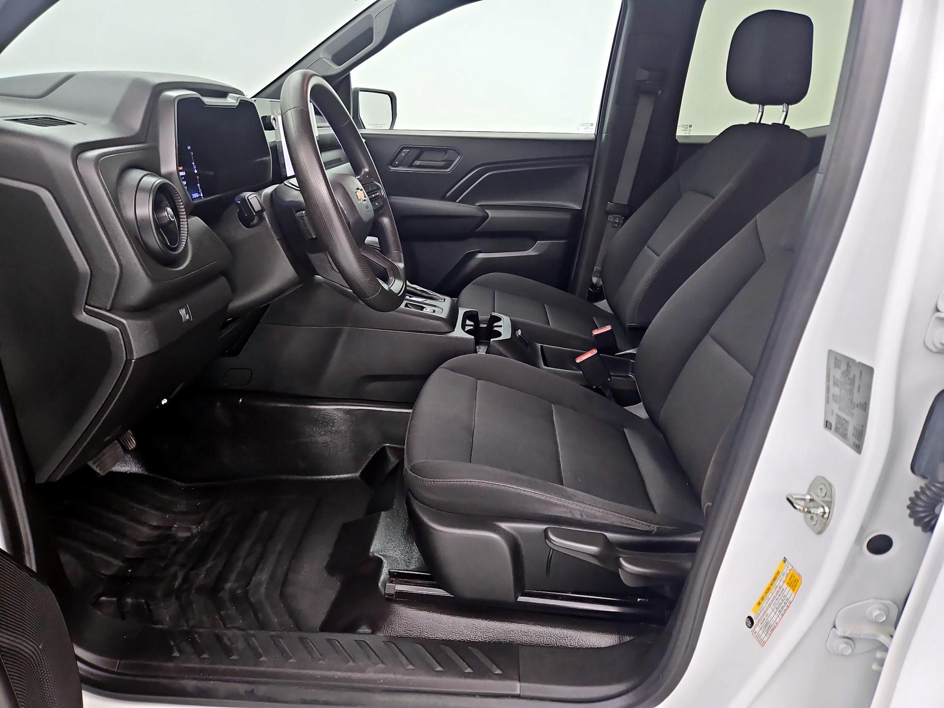 Thumbnail: 2023 Chevrolet Colorado - 11