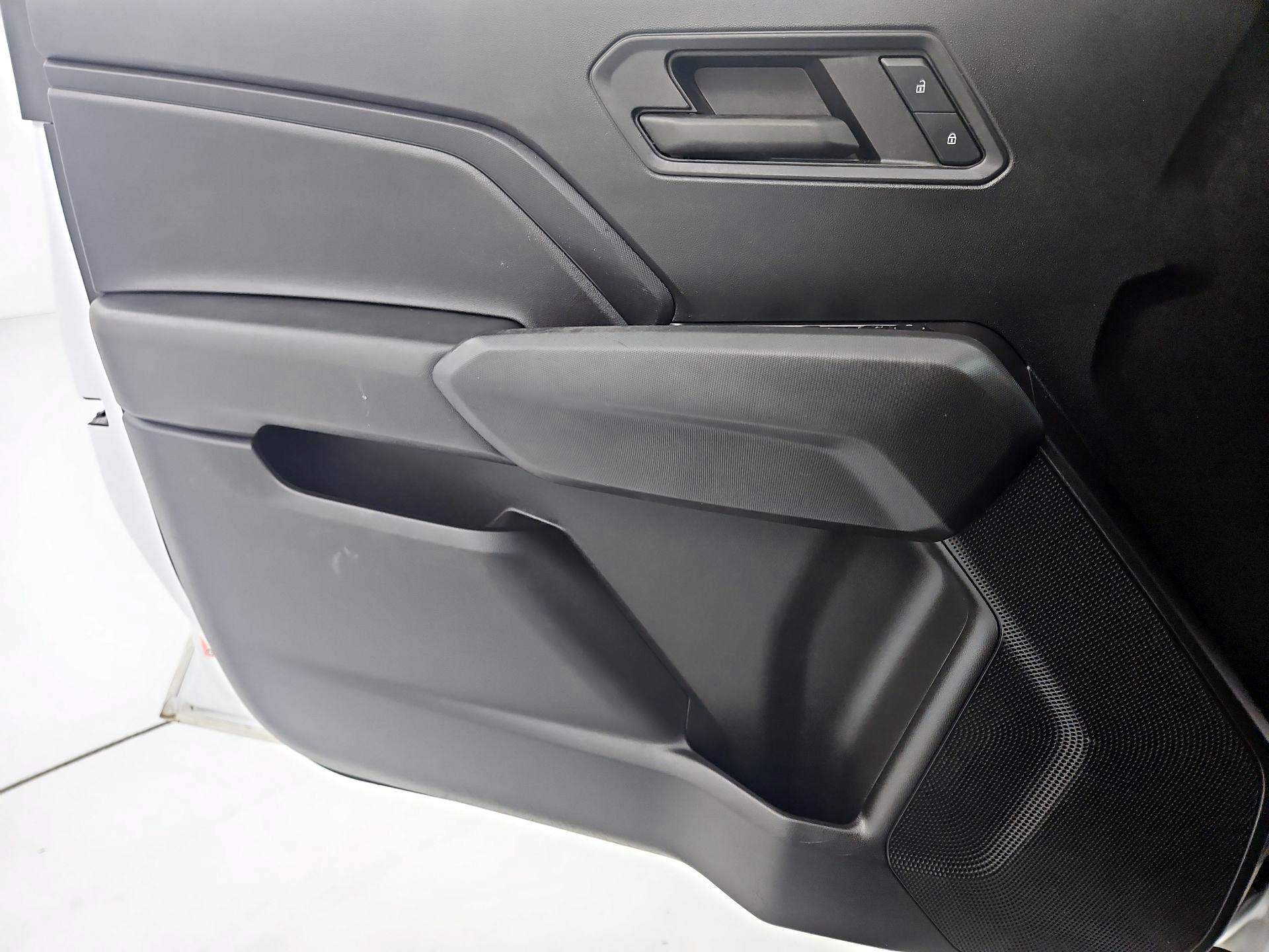 Thumbnail: 2023 Chevrolet Colorado - 12