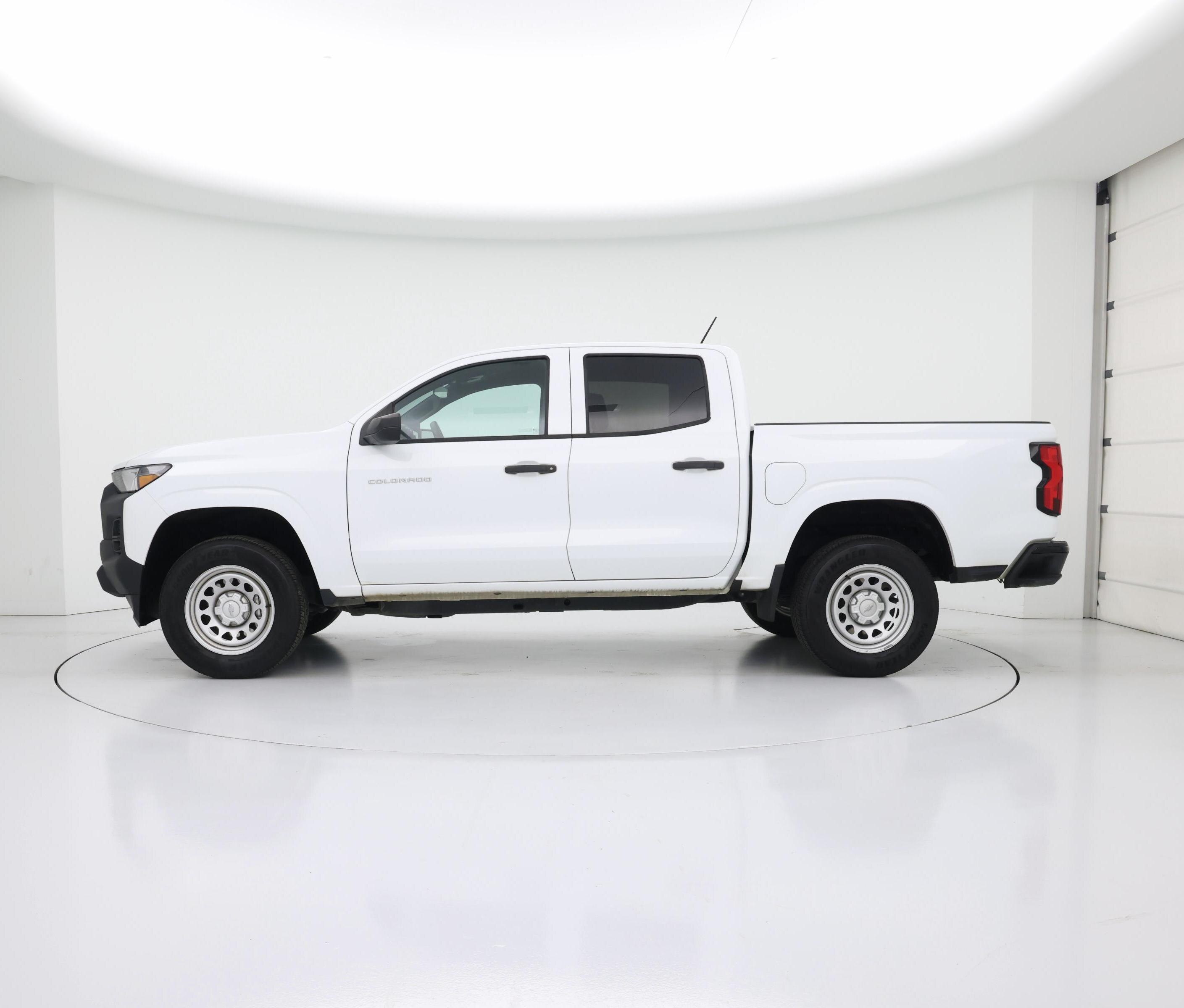 Thumbnail: 2023 Chevrolet Colorado - 3