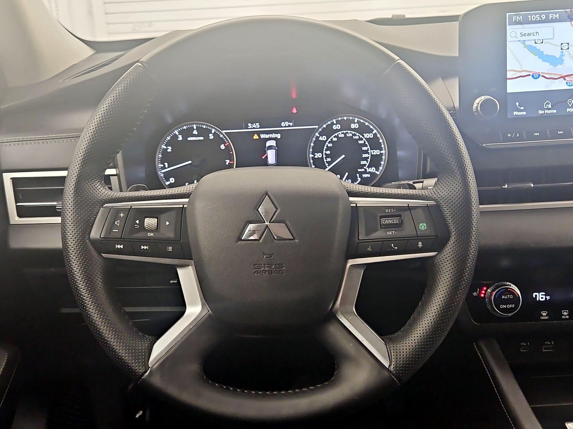 Thumbnail: 2024 Mitsubishi Outlander - 10