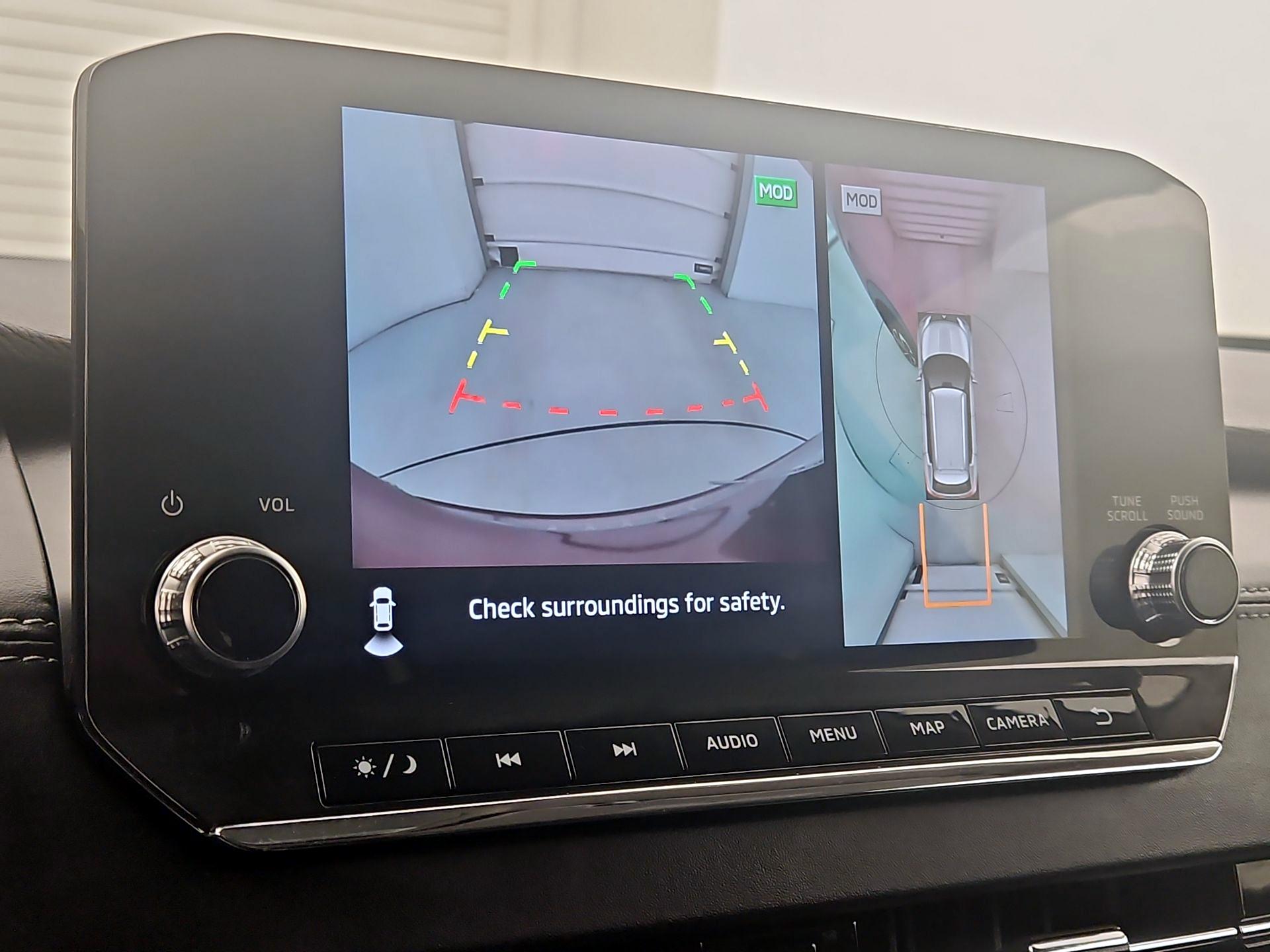 Thumbnail: 2024 Mitsubishi Outlander - 15