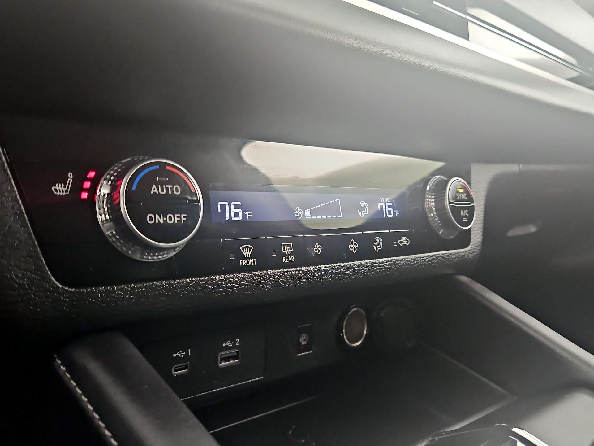 Thumbnail: 2024 Mitsubishi Outlander - 17