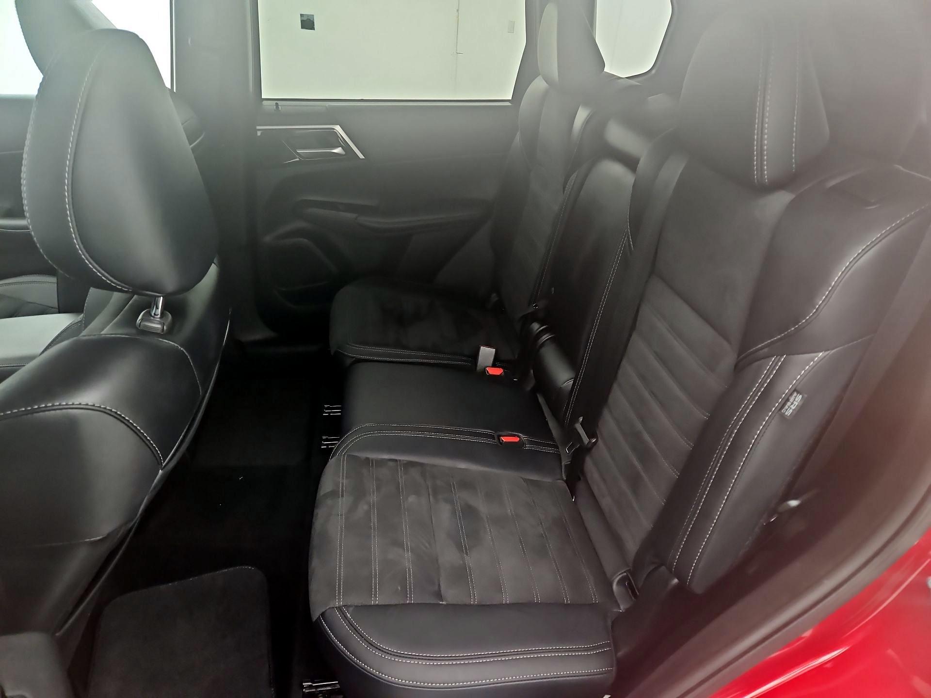 Thumbnail: 2024 Mitsubishi Outlander - 20