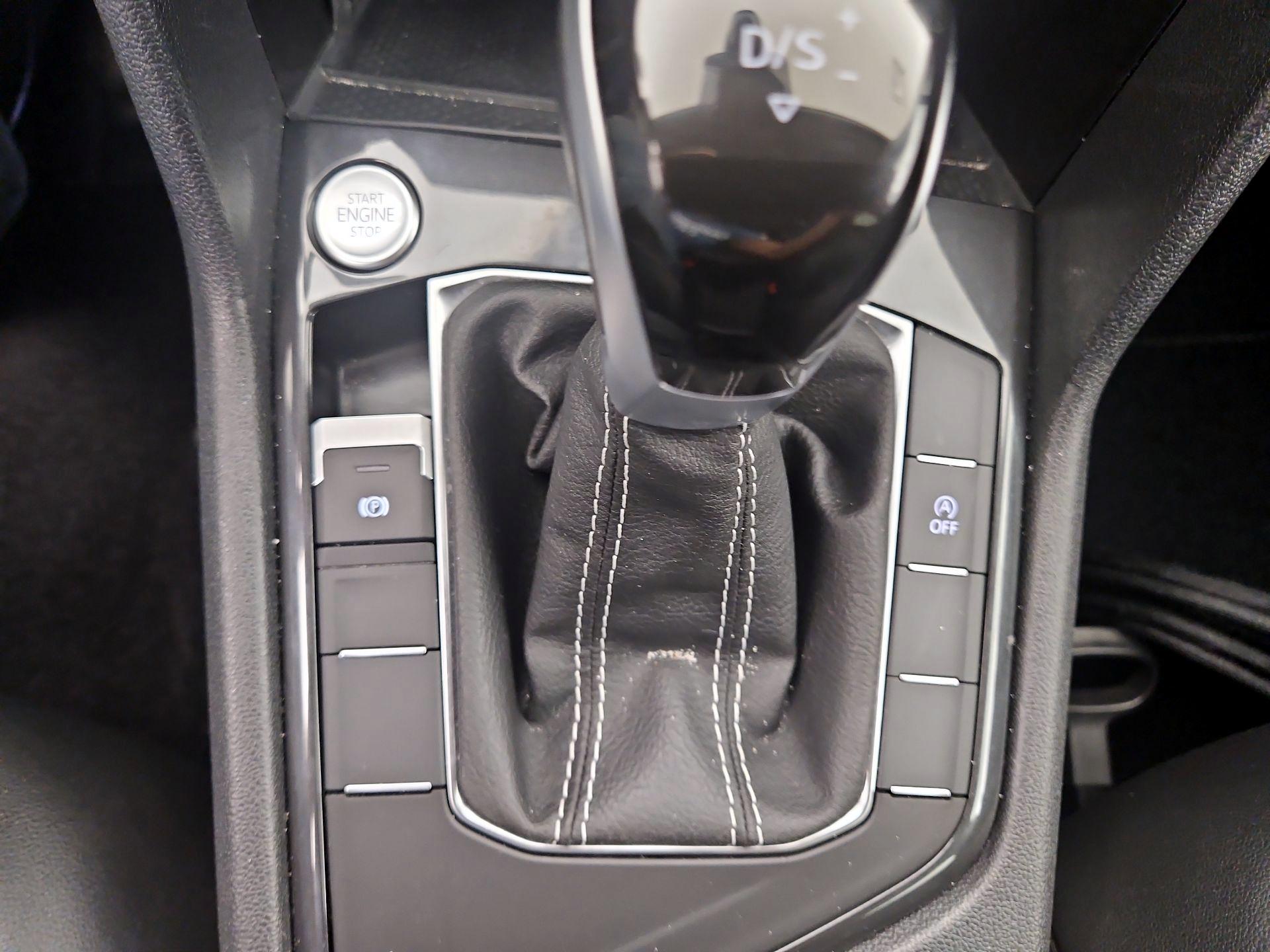 Thumbnail: 2024 Volkswagen Tiguan - 17