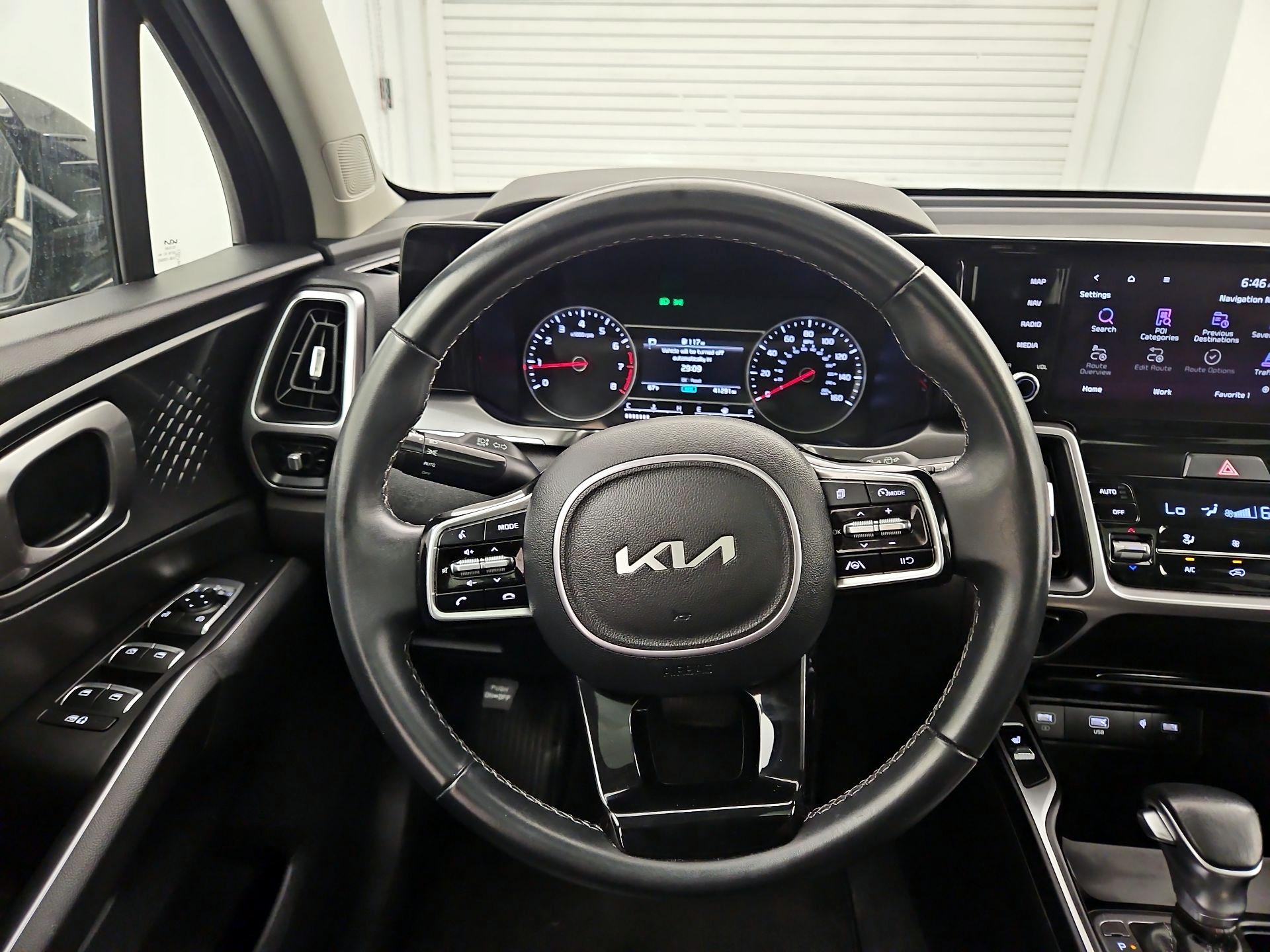Thumbnail: 2023 Kia Sorento - 10
