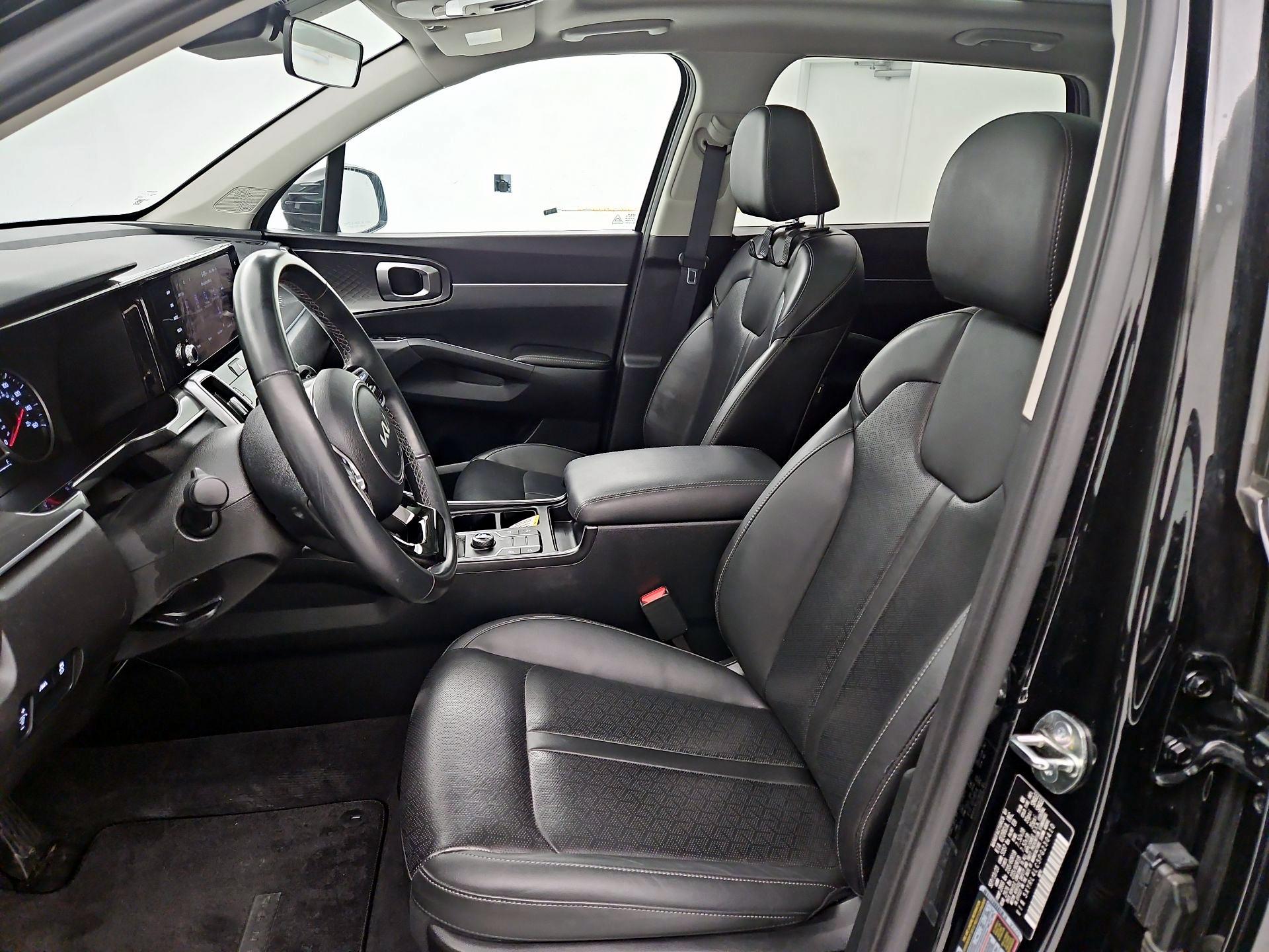 Thumbnail: 2023 Kia Sorento - 11