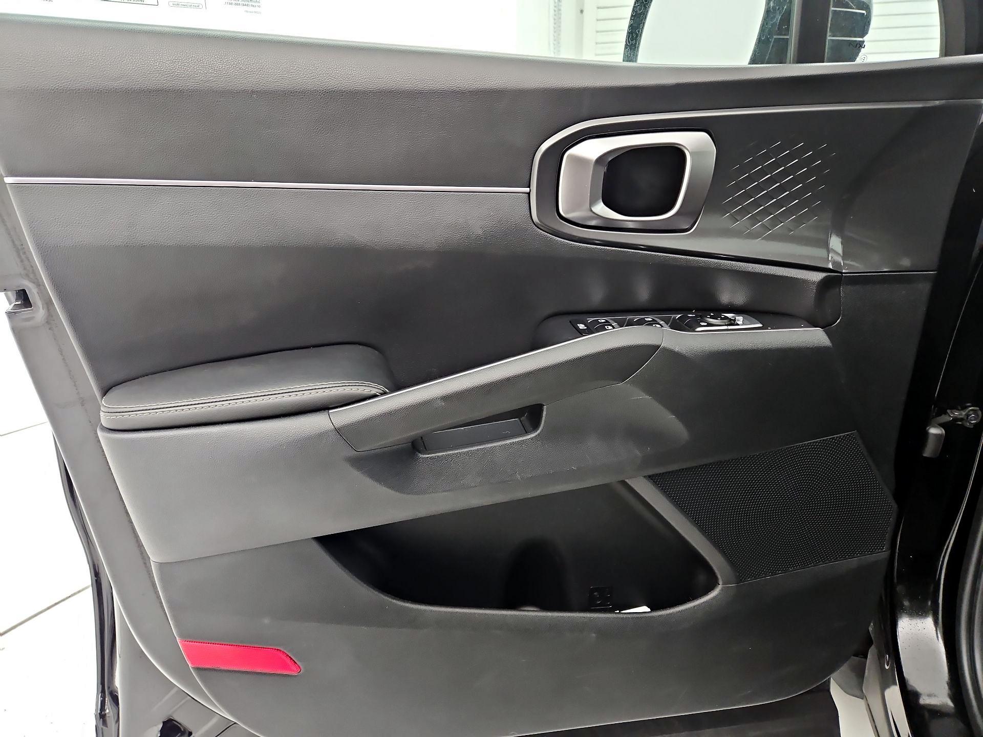 Thumbnail: 2023 Kia Sorento - 12